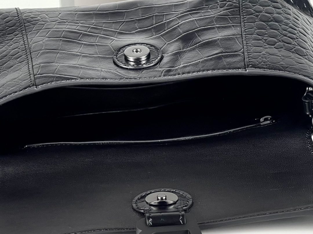 [TOP] BALENCIAGA Crocodile Pattern Downtown Bag 29 x 10 x 18 cm - Black