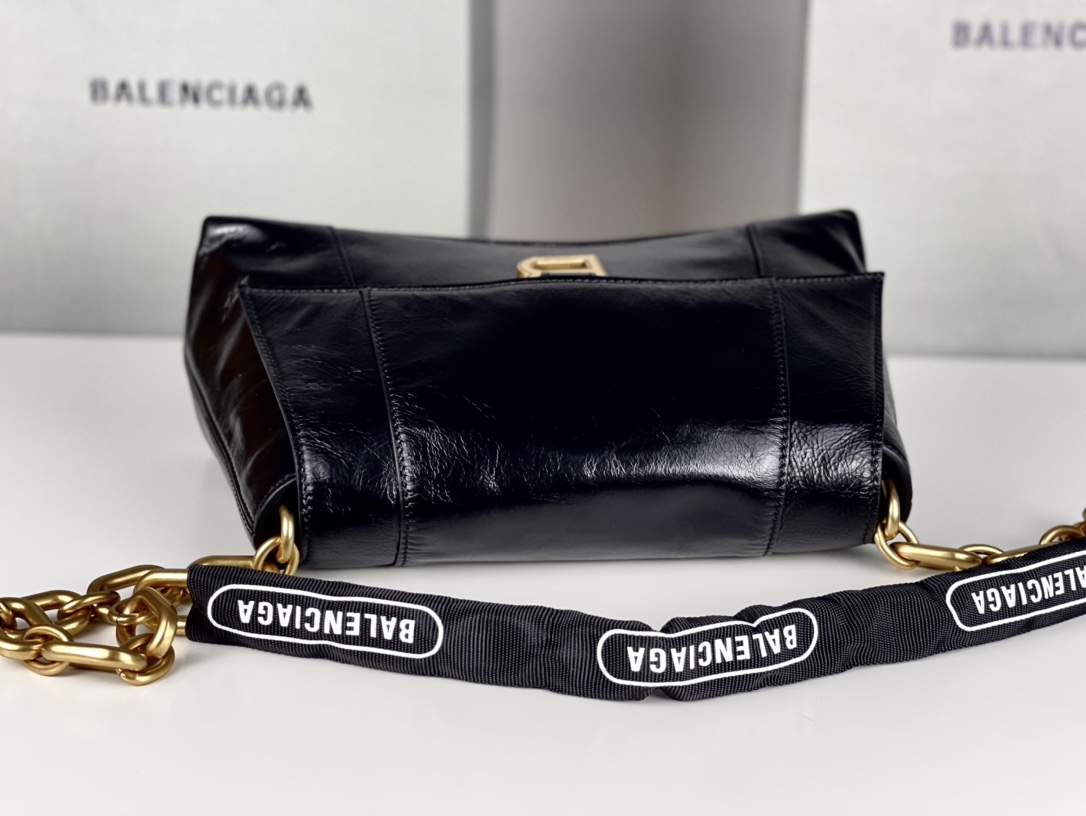 [TOP] BALENCIAGA Wax Skin Downtown Bag 29 x 10 x 18 cm - Black & GHW