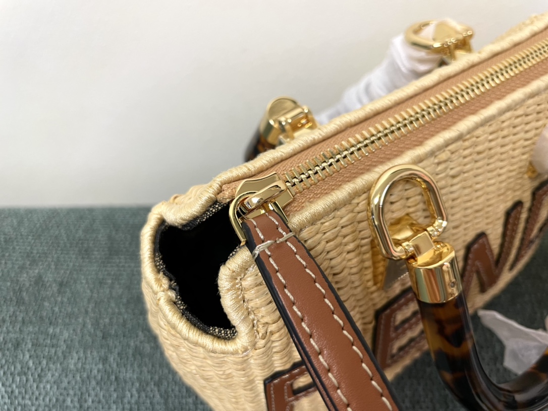 [TOP] FENDI Straw Mini ByThe WayBoston Bags