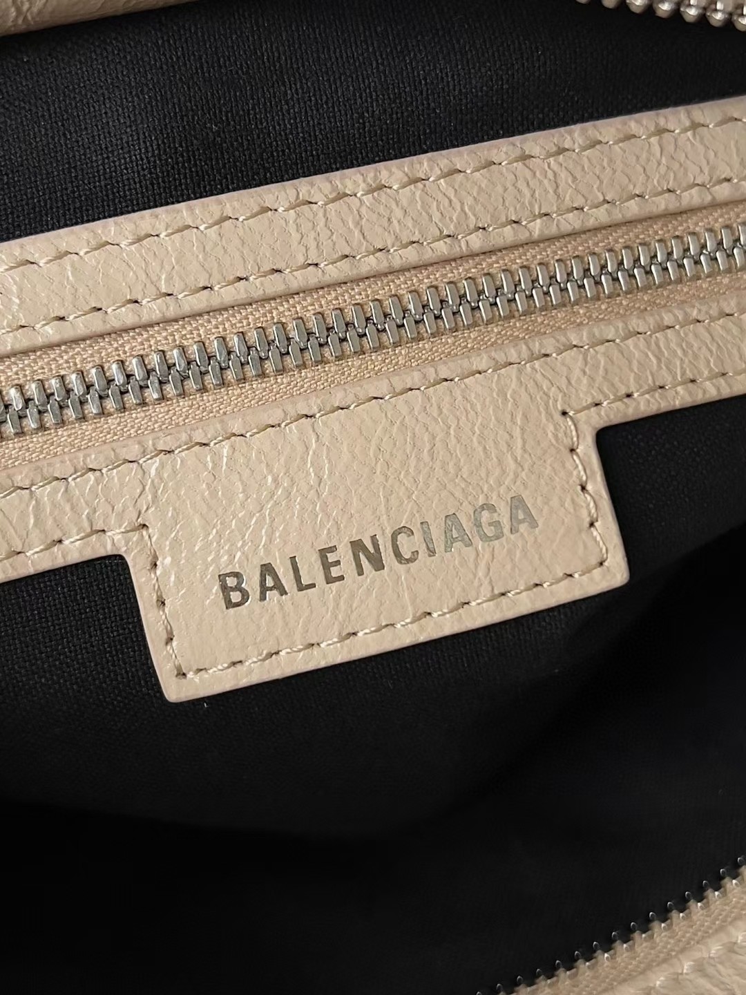 [TOP] BALENCIAGA Classic XS Neo City Bag 25.9 X 17.8 X 11.4 cm - Beige