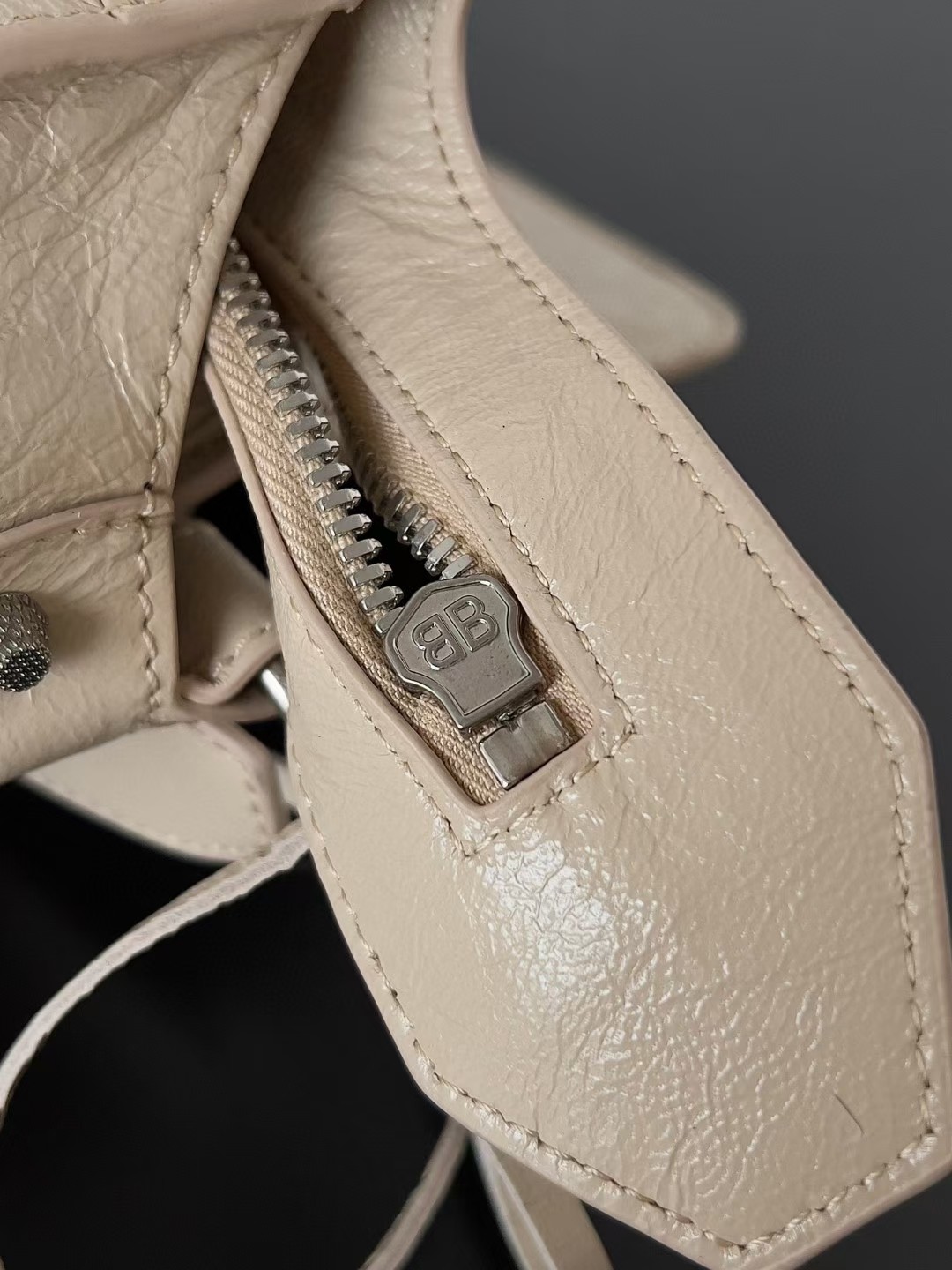 [TOP] BALENCIAGA Classic XS Neo City Bag 25.9 X 17.8 X 11.4 cm - Beige