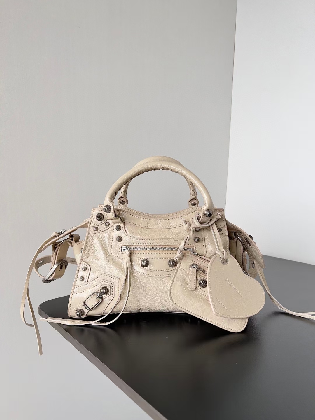 [TOP] BALENCIAGA Classic XS Neo City Bag 25.9 X 17.8 X 11.4 cm - Beige