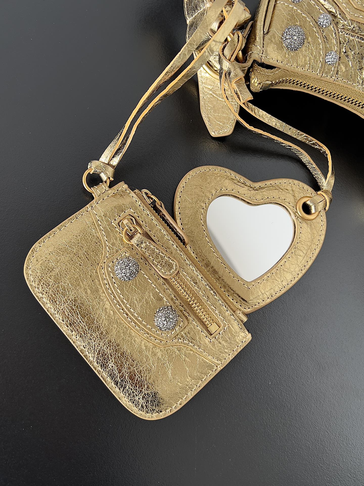 [TOP] BALENCIAGA Le Cagole Bag 25.9 x 16.0 x 9.9  cm - Gold