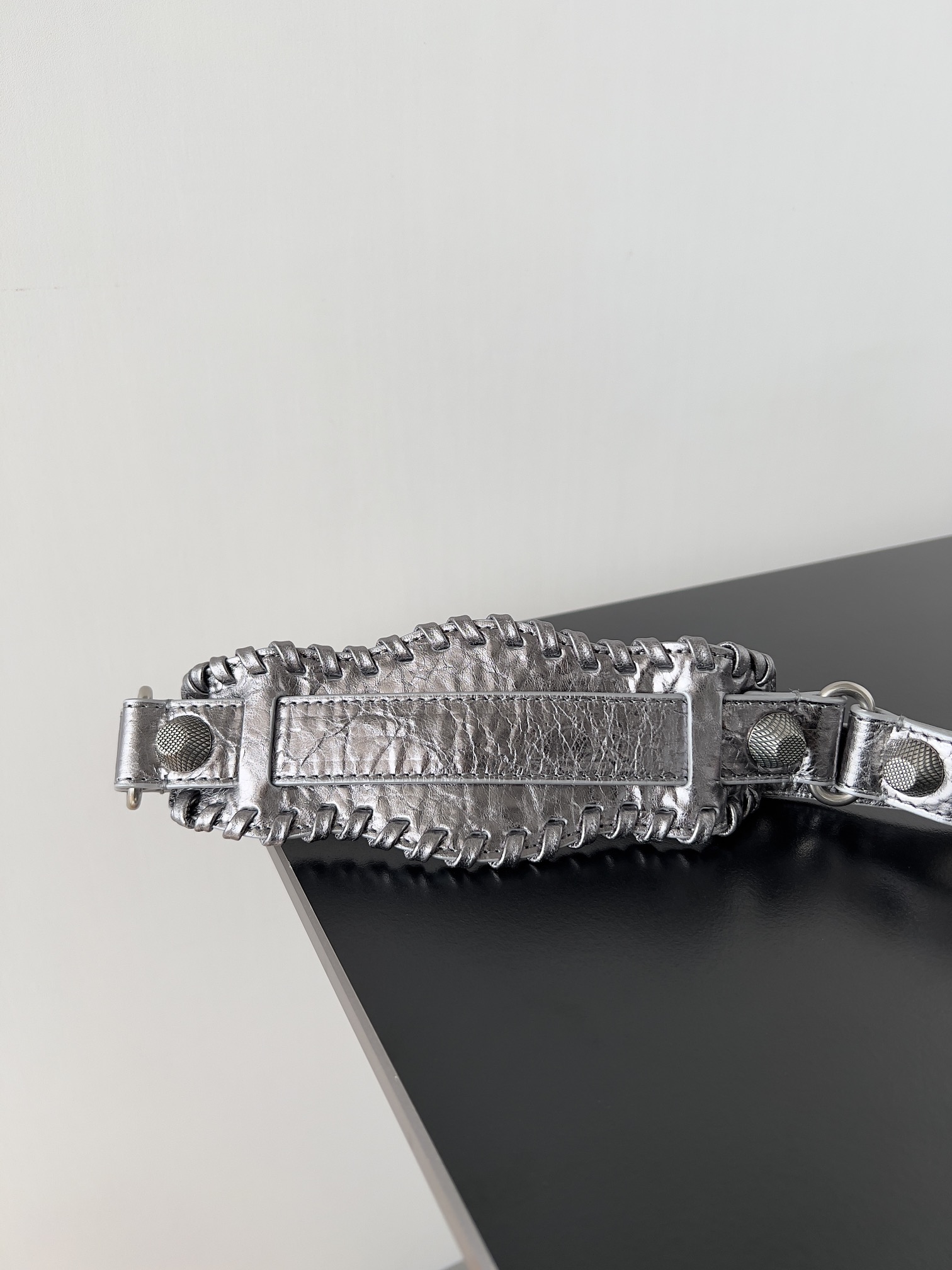 [TOP] BALENCIAGA Le Cagole Bag 25.9 x 16.0 x 9.9  cm - Silver