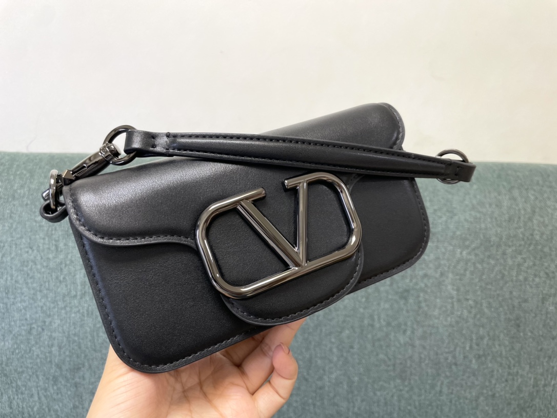 [TOP] VALENTINO Cowhide Loco Bags 20x11x5cm - SHW