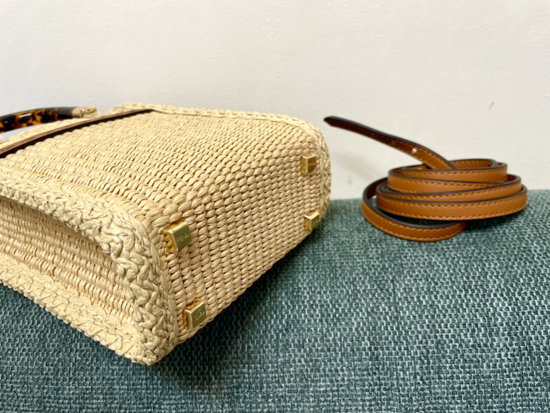 [TOP] FENDI  Mini Straw Sunshine Bag