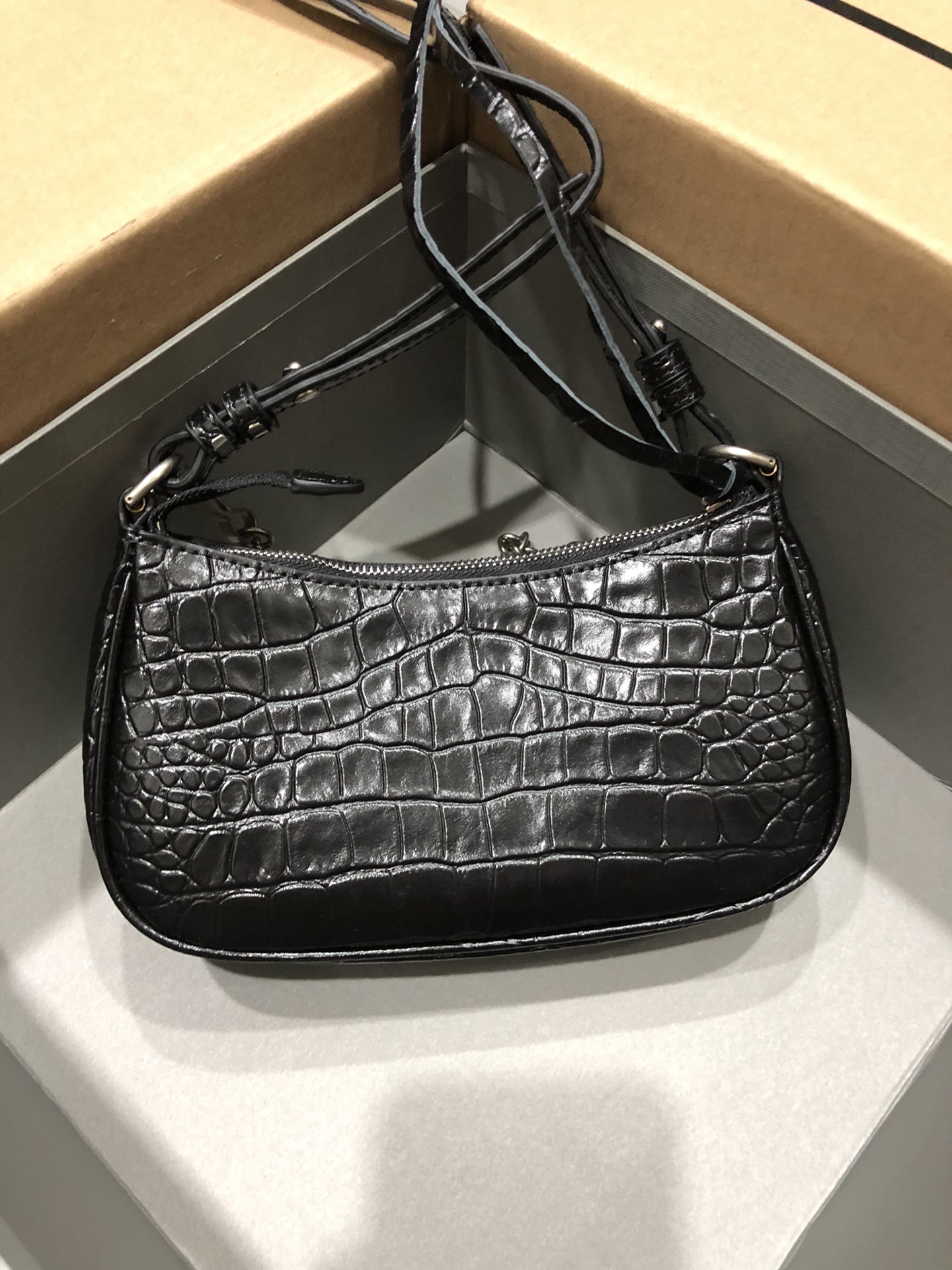 [TOP] BALENCIAGA Le Cagole Bag Mini 20 X 11 X 4 cm - Crocodile Pattern Black