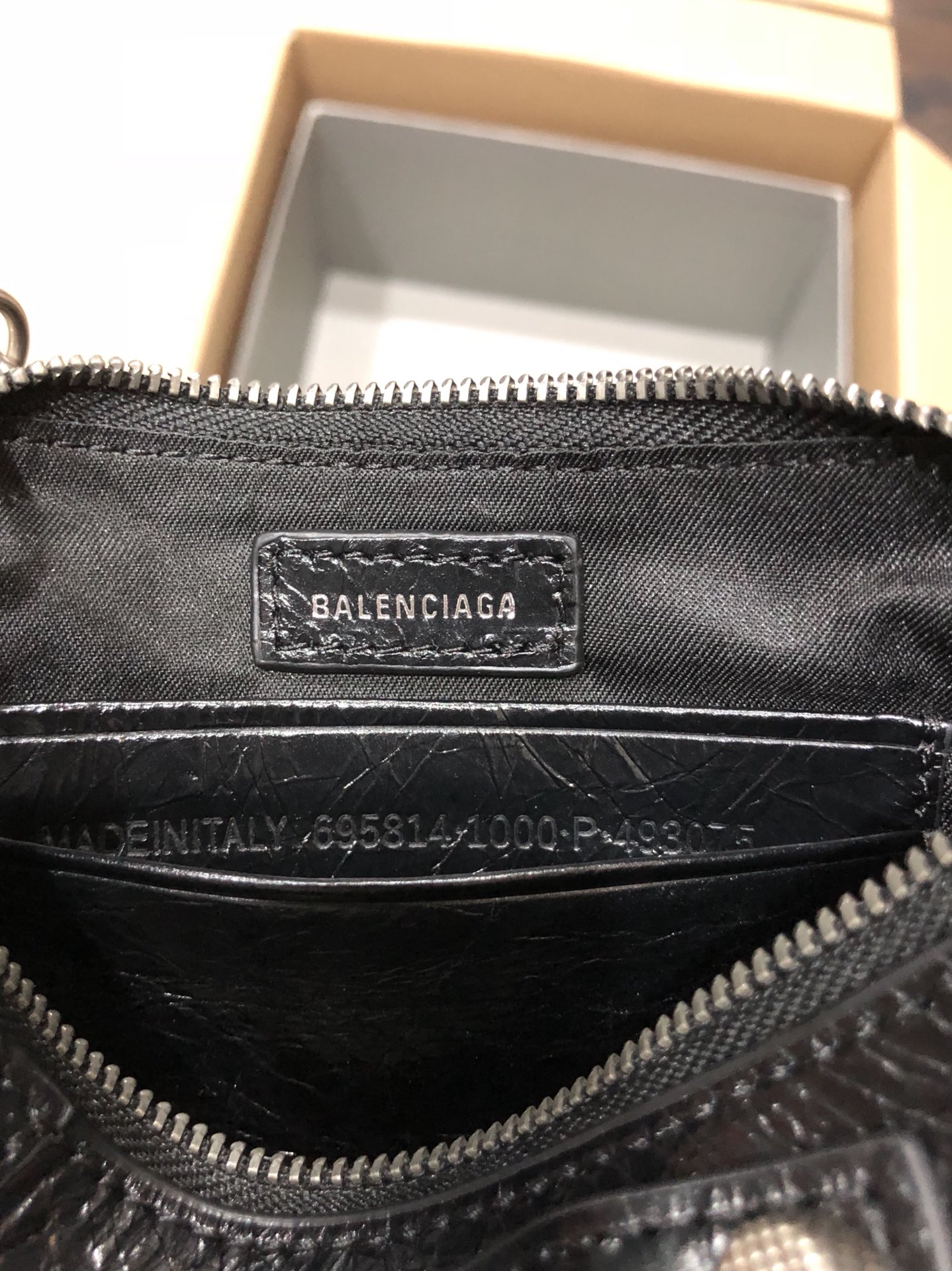 [TOP] BALENCIAGA Le Cagole Bag Mini  20 X 11 X 4 cm - Burst Crack Black