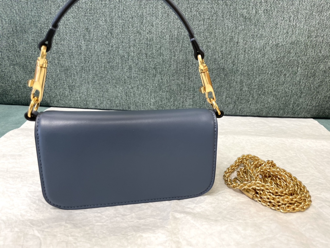 [TOP] VALENTINO Cowhide Loco Bags 20x11x5cm - GHW