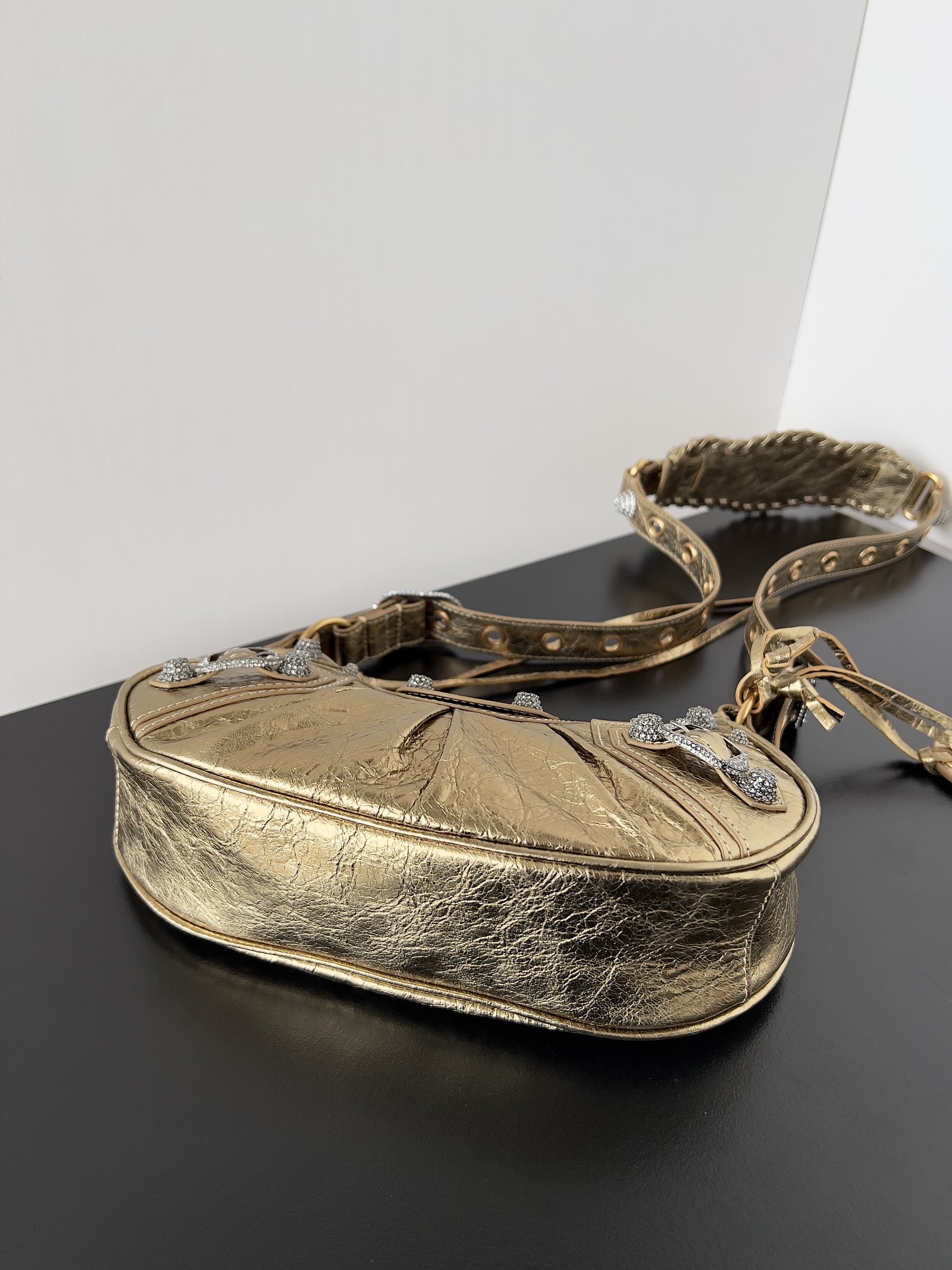 [TOP] BALENCIAGA Le Cagole Bag 25.9 x 16.0 x 9.9  cm - Gold