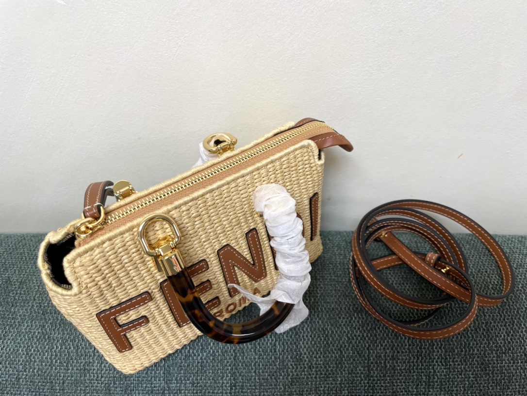 [TOP] FENDI Straw Mini ByThe WayBoston Bags