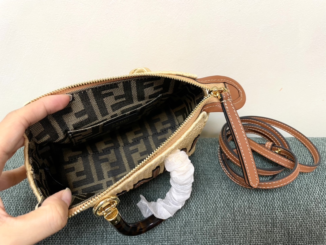 [TOP] FENDI Straw Mini ByThe WayBoston Bags