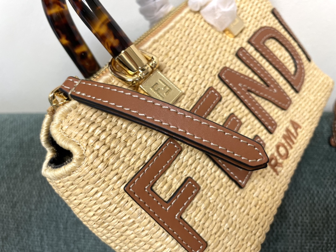 [TOP] FENDI Straw Mini ByThe WayBoston Bags