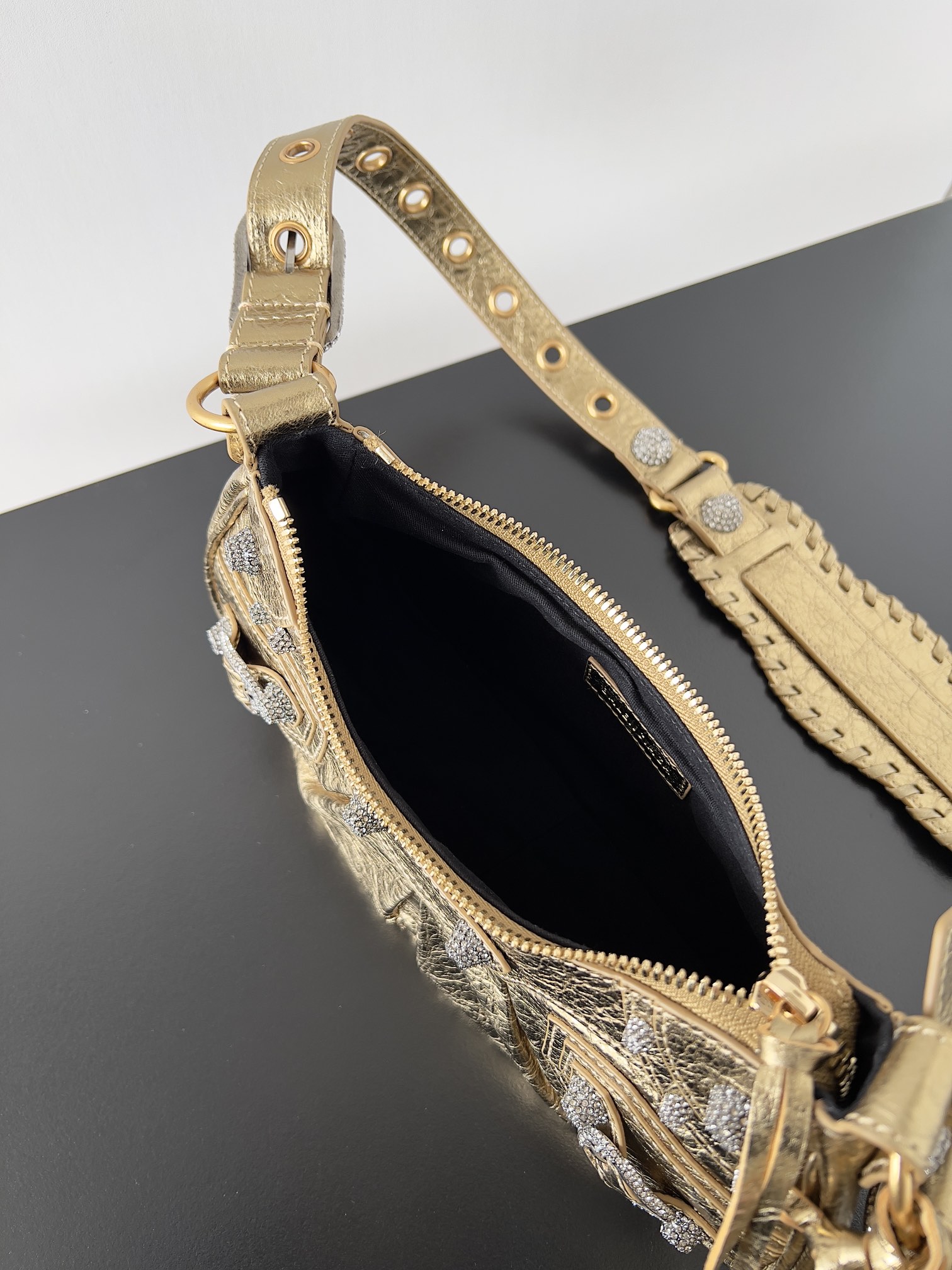 [TOP] BALENCIAGA Le Cagole Bag 25.9 x 16.0 x 9.9  cm - Gold