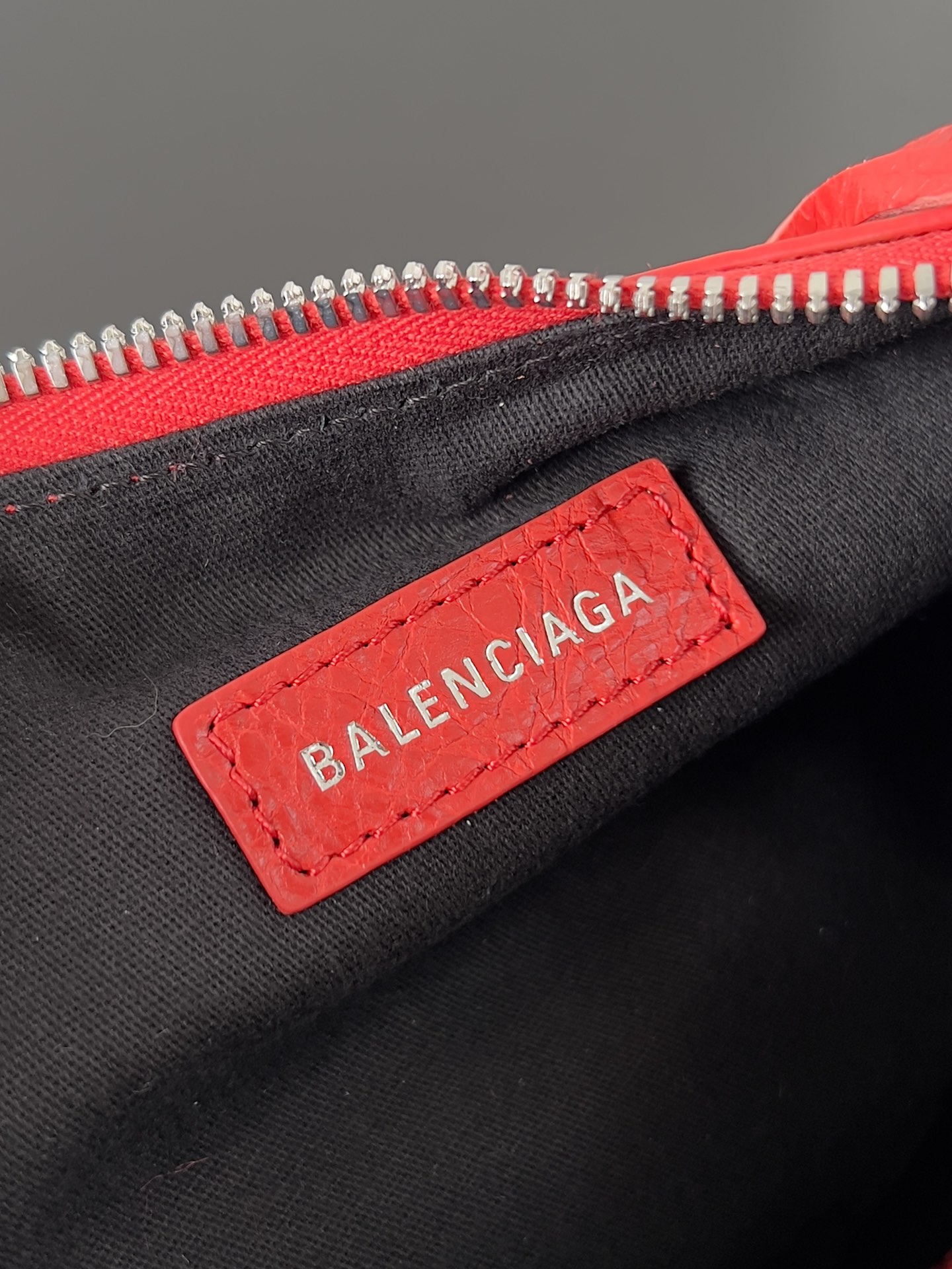 [TOP] BALENCIAGA Le Cagole XS Bag 26 x 16 x 10 cm - Red
