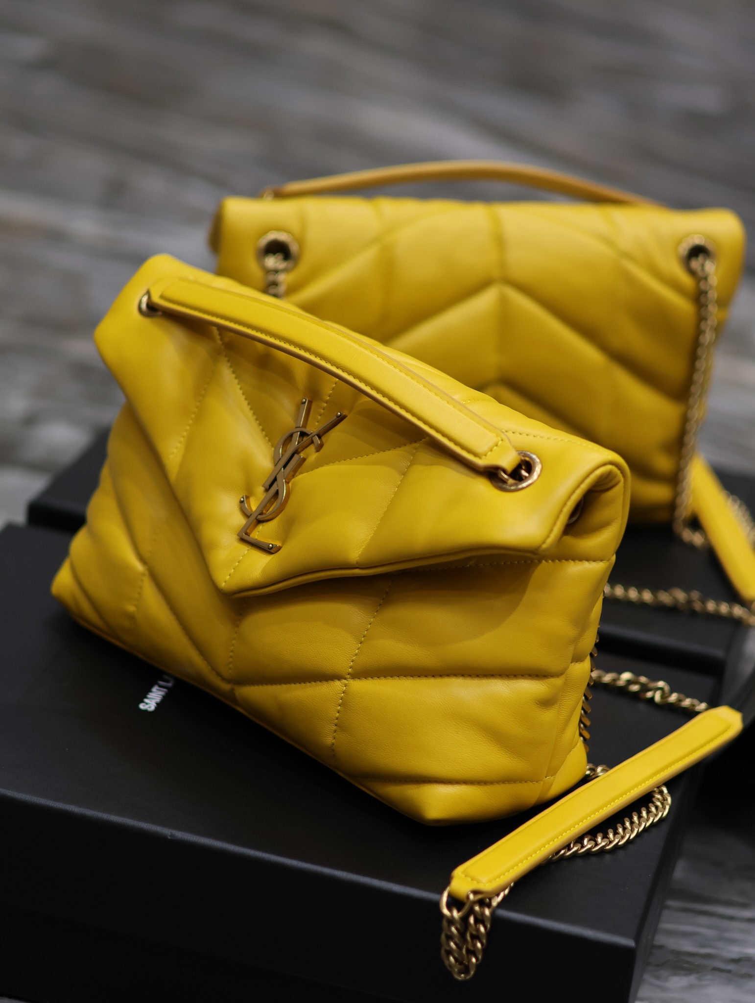 [TOP] Yves Saint Laurent YSL LouLou Bags Medium - Yellow