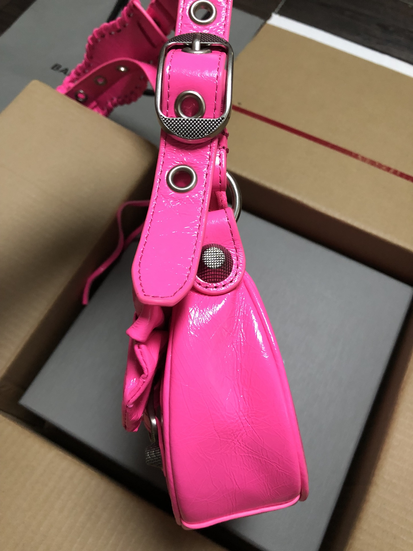 [TOP] BALENCIAGA Le Cagole XS Bag 26 x 16 x 10 cm - Rose Red with Bow Tie