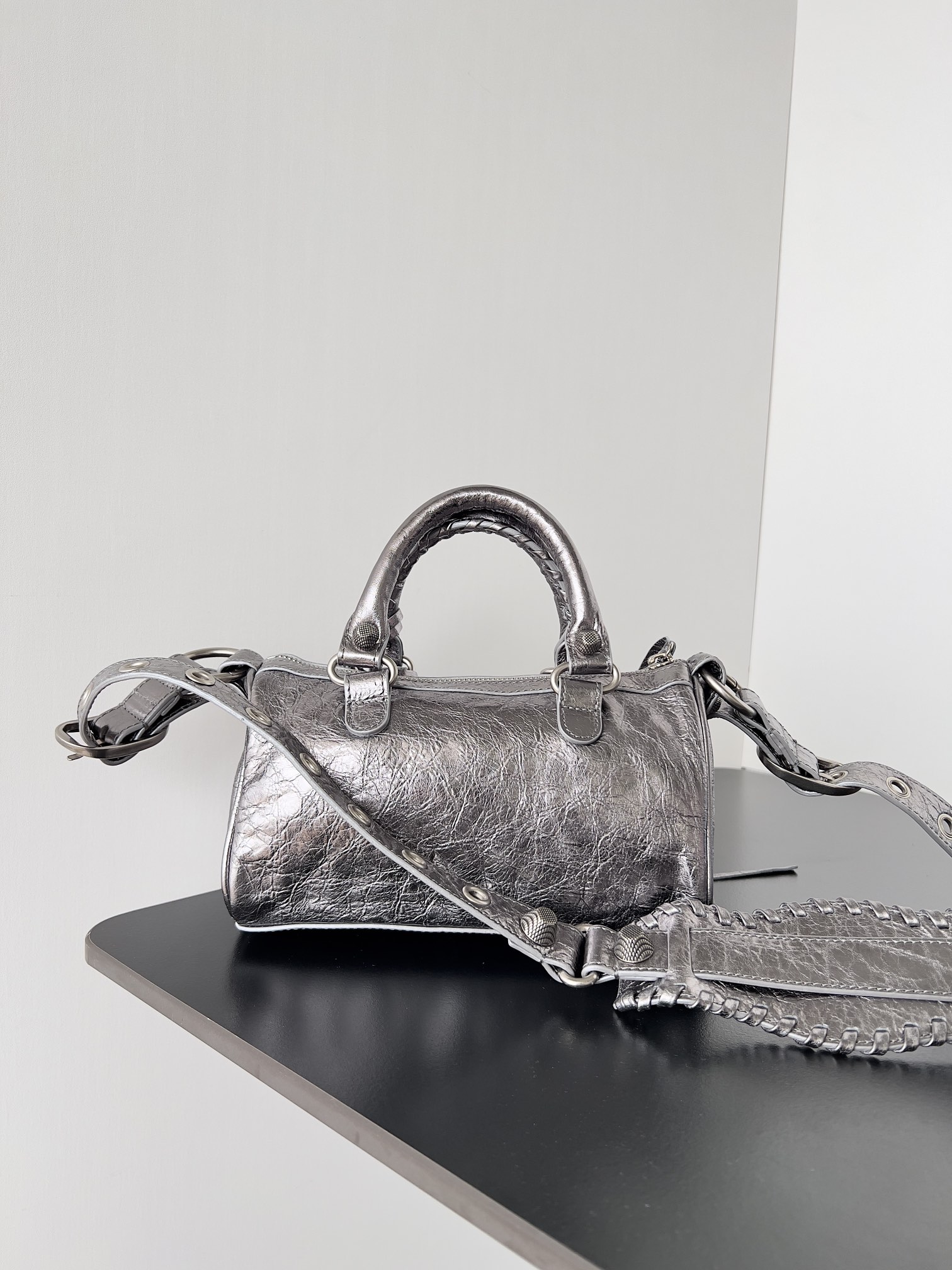 [TOP] BALENCIAGA Mini Duffle Bag 19.8 x 14 x 11.9 cm - Silver