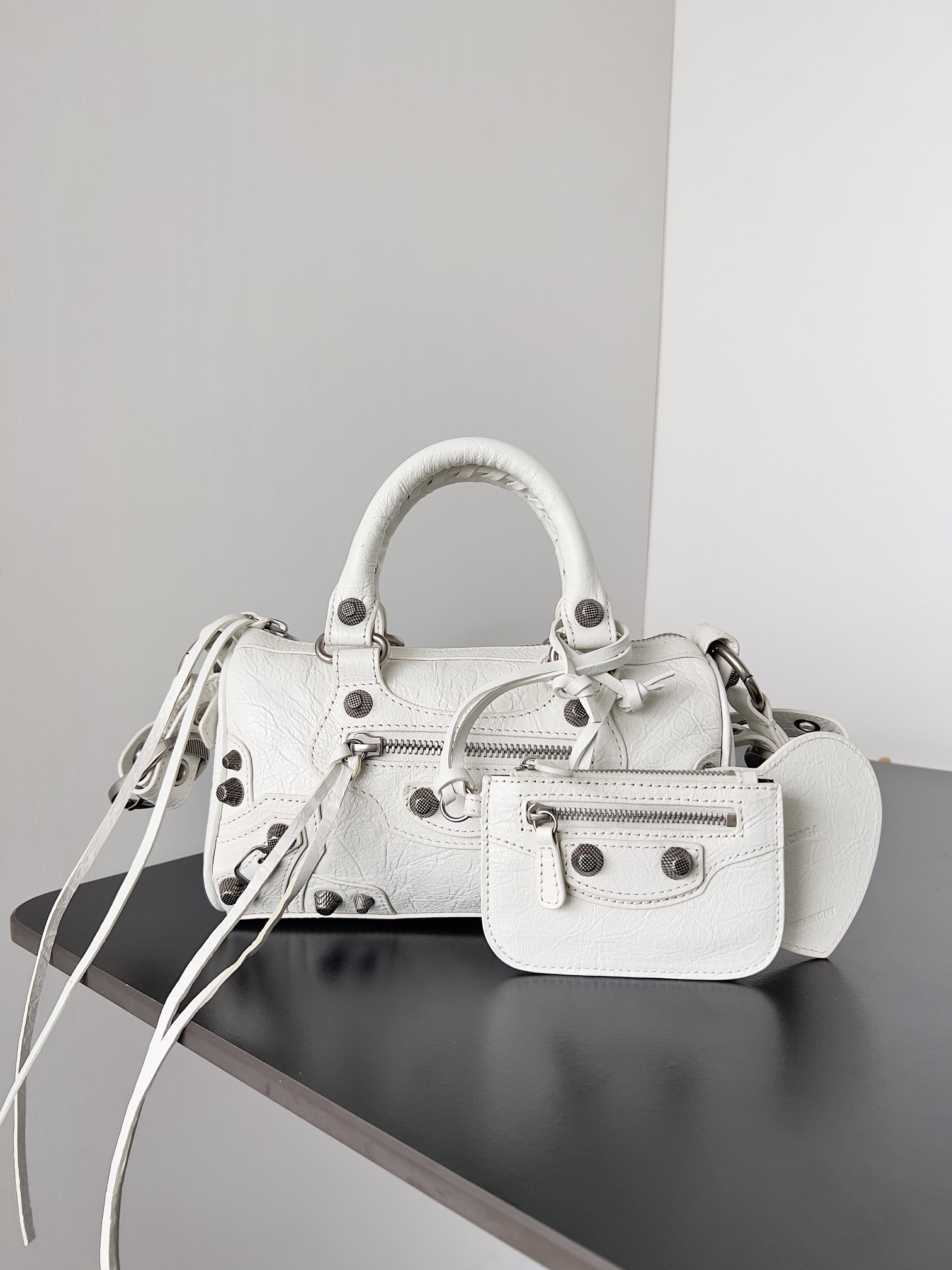 [TOP] BALENCIAGA Mini Duffle Bag 19.8 x 14 x 11.9 cm - White