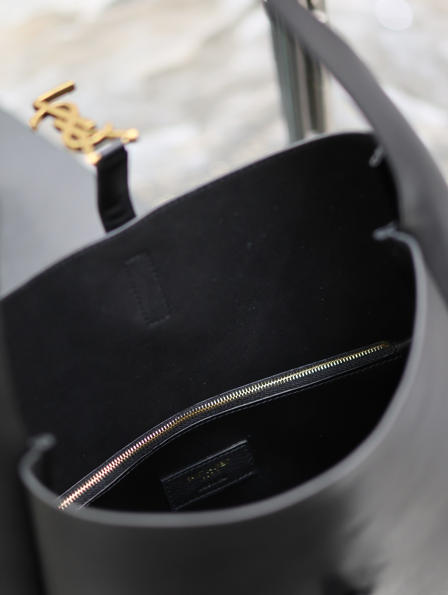 [TOP] Yves Saint Laurent YSL Le 5A7 Supple Shoulder Bag - 2 Sizes - GHW