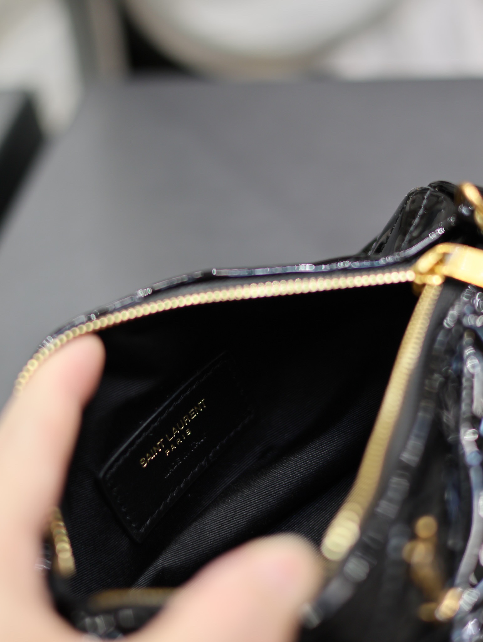 [TOP] Yves Saint Laurent YSL Patent Leather - Black