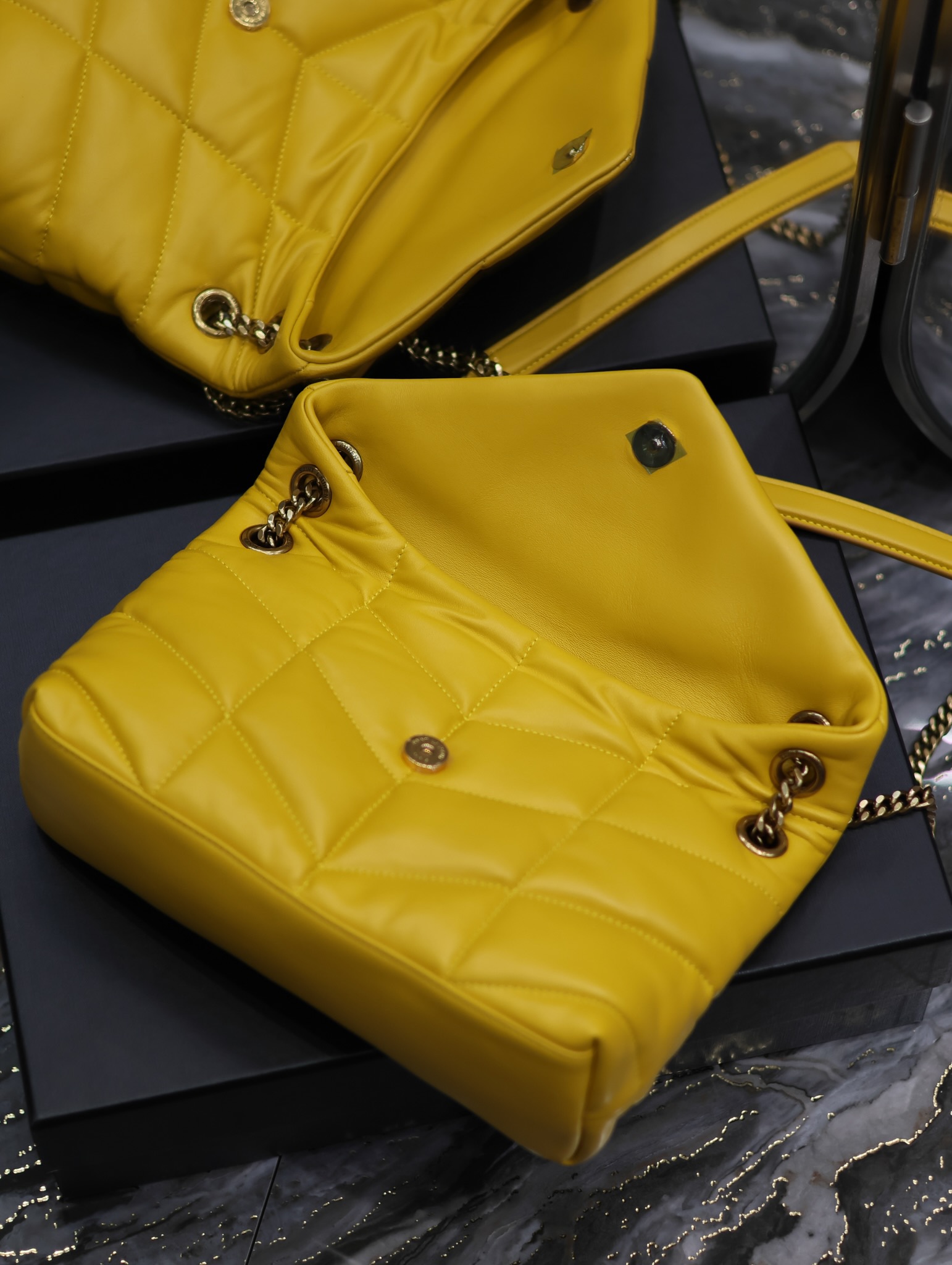 [TOP] Yves Saint Laurent YSL LouLou Bags Medium - Yellow