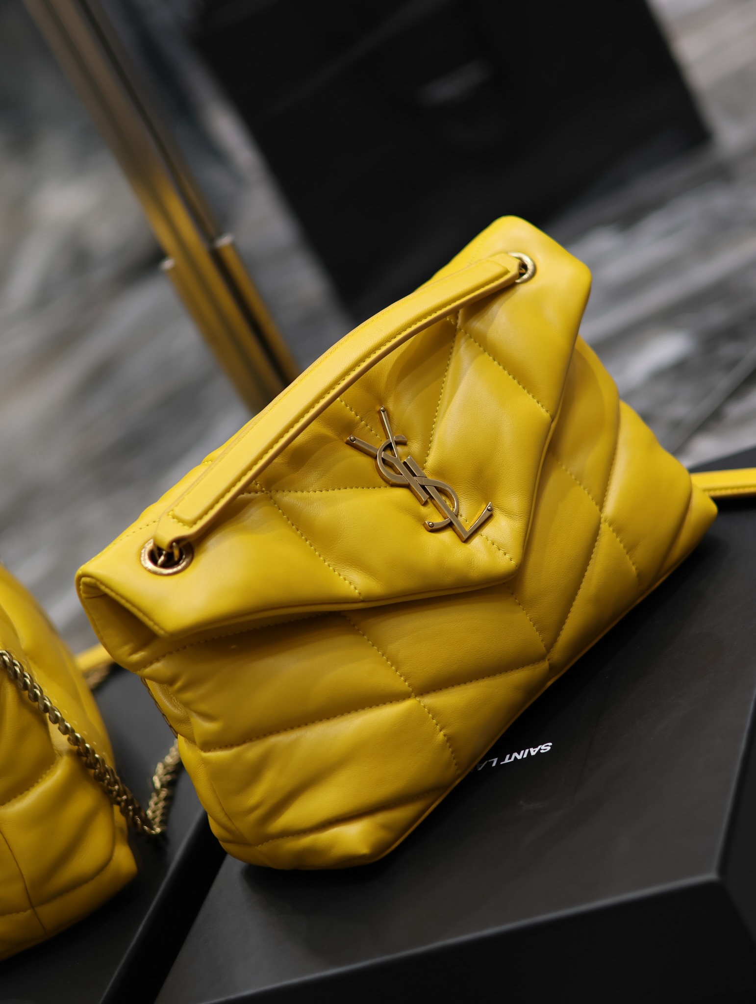 [TOP] Yves Saint Laurent YSL LouLou Bags Medium - Yellow
