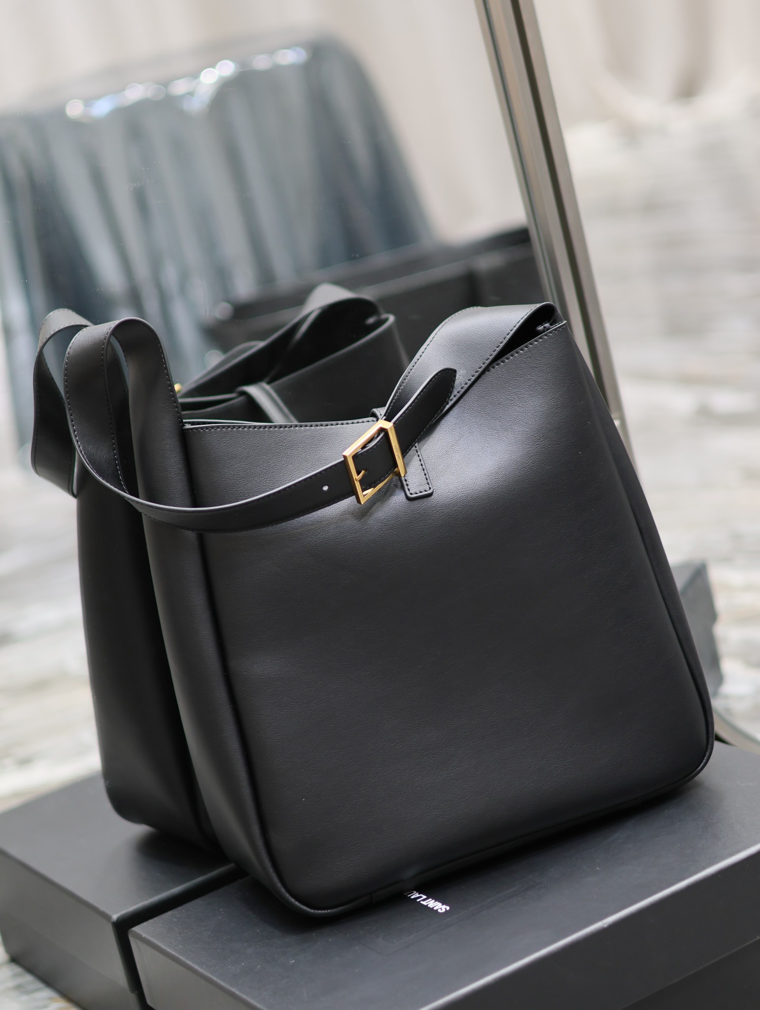 [TOP] Yves Saint Laurent YSL Le 5A7 Supple Shoulder Bag - 2 Sizes - GHW