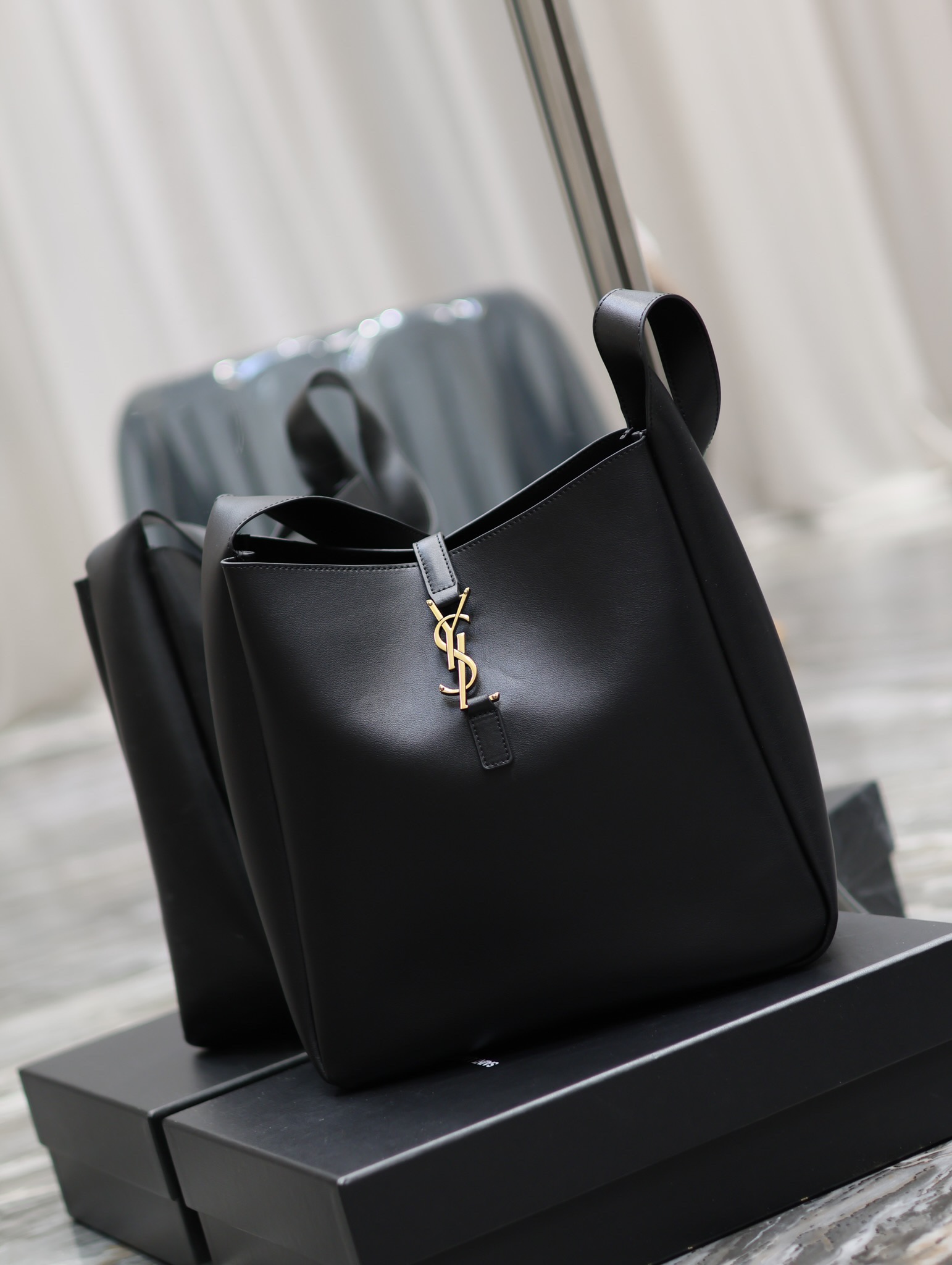 [TOP] Yves Saint Laurent YSL Le 5A7 Supple Shoulder Bag - 2 Sizes - GHW