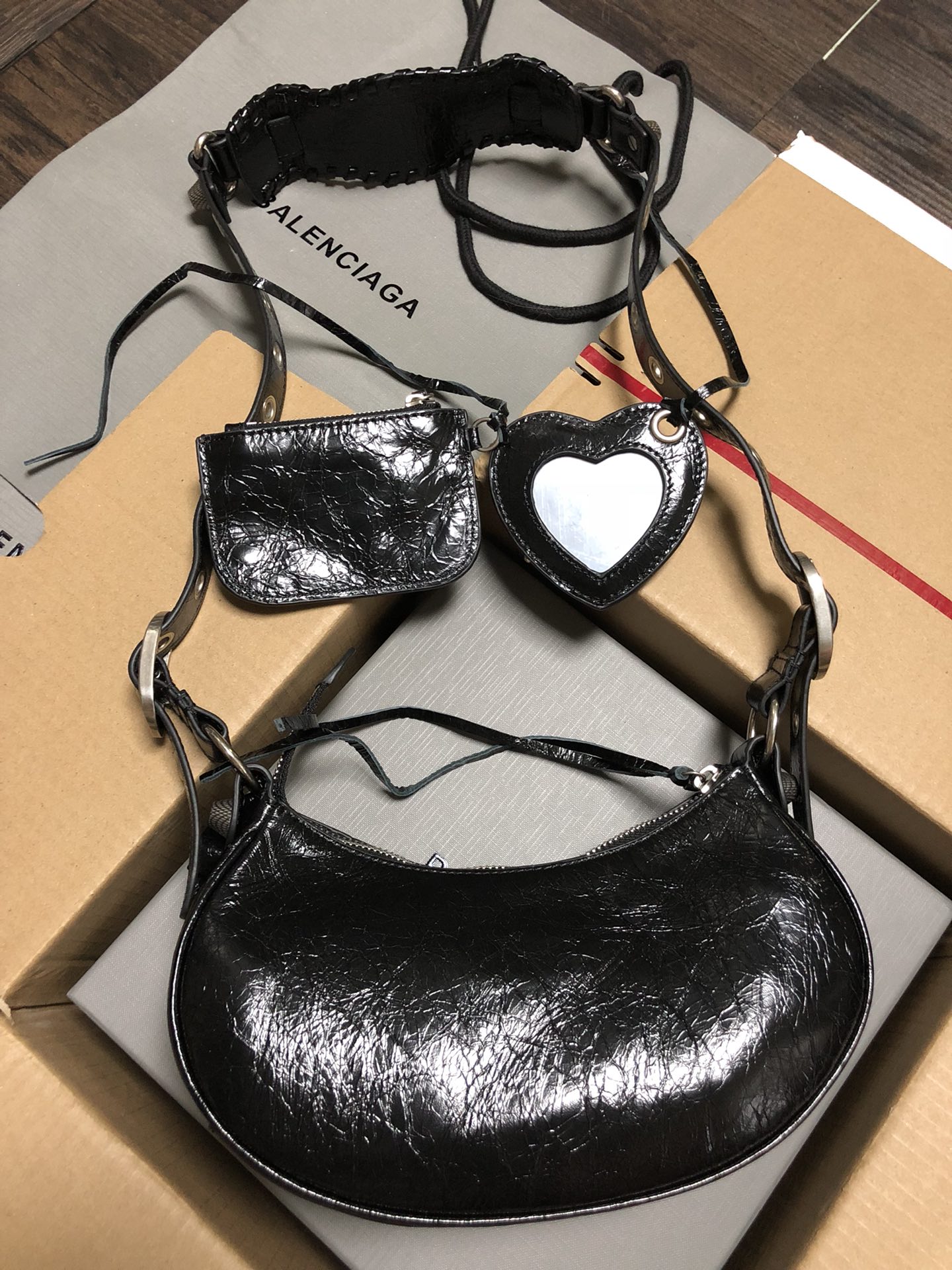 [TOP] BALENCIAGA Le Cagole XS Bag 26 x 16 x 10 cm - Black with Bow Tie