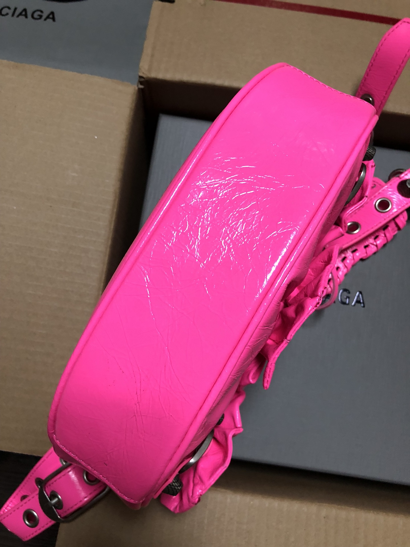 [TOP] BALENCIAGA Le Cagole XS Bag 26 x 16 x 10 cm - Rose Red with Bow Tie