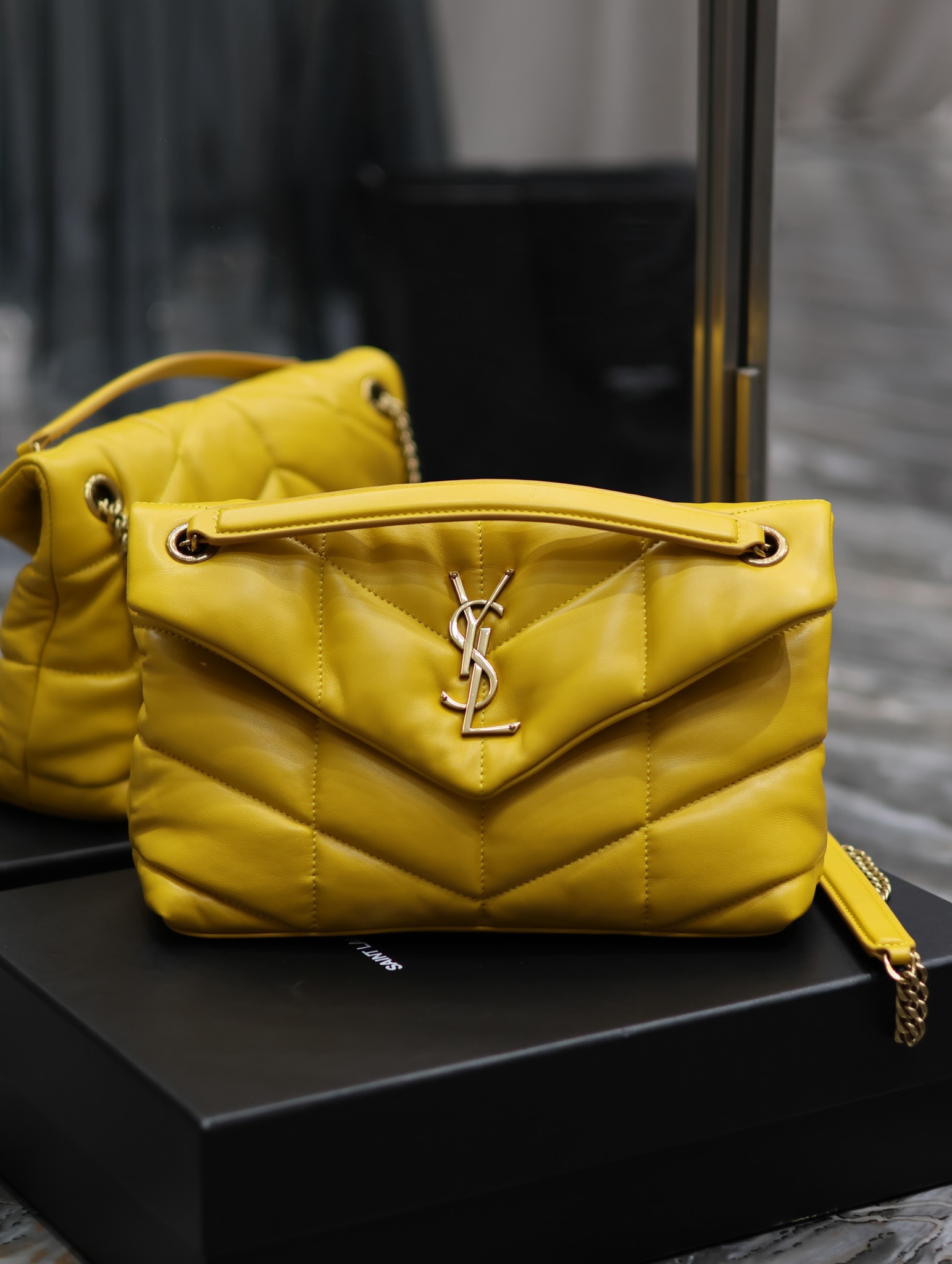 [TOP] Yves Saint Laurent YSL LouLou Bags Medium - Yellow