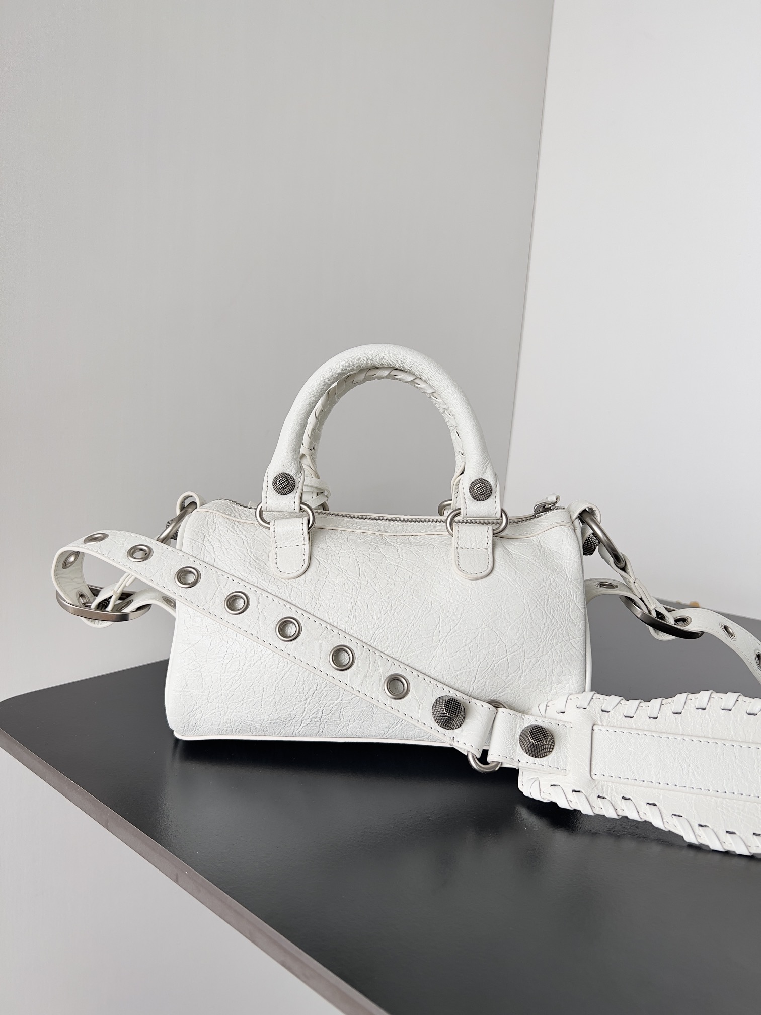 [TOP] BALENCIAGA Mini Duffle Bag 19.8 x 14 x 11.9 cm - White