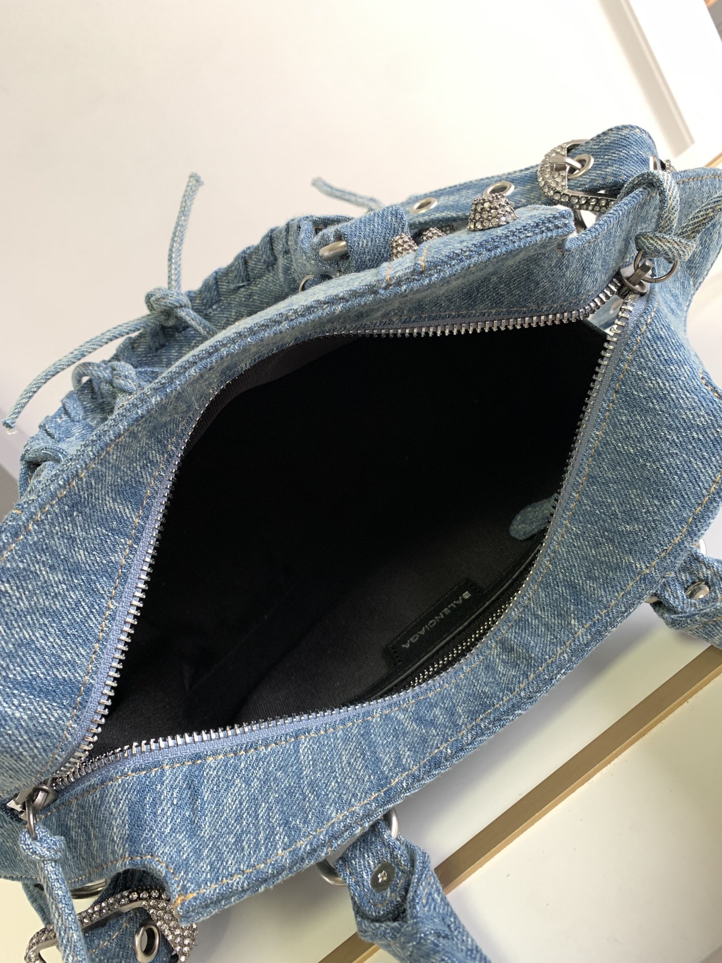 [TOP] BALENCIAGA Classic XS Neo City Bag 26 X 17 X 10 cm - Denim with diamond