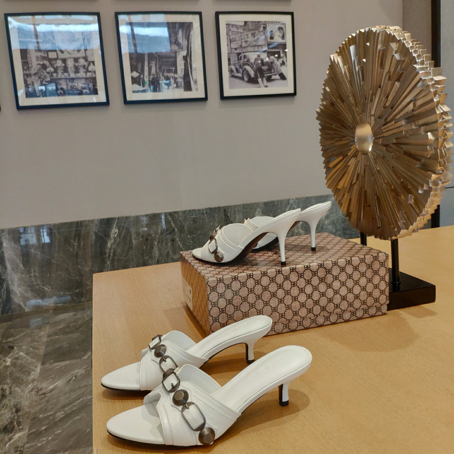 [TOP] BALENCIAGA Le Cagole Slides - White - 2 Heel Heights