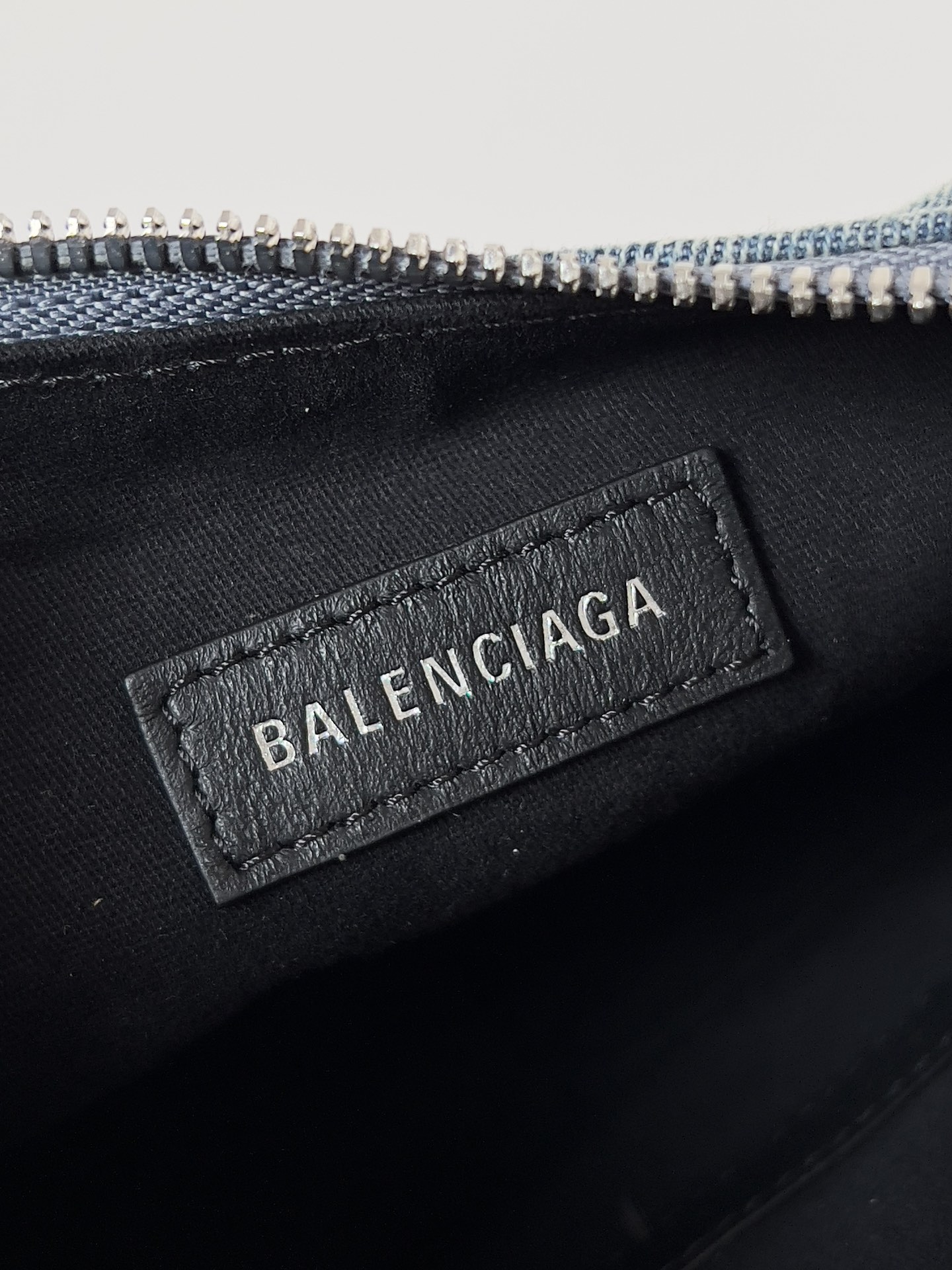 [TOP] BALENCIAGA Le Cagole Bag XS 26 x 16 x 7 cm - Denim