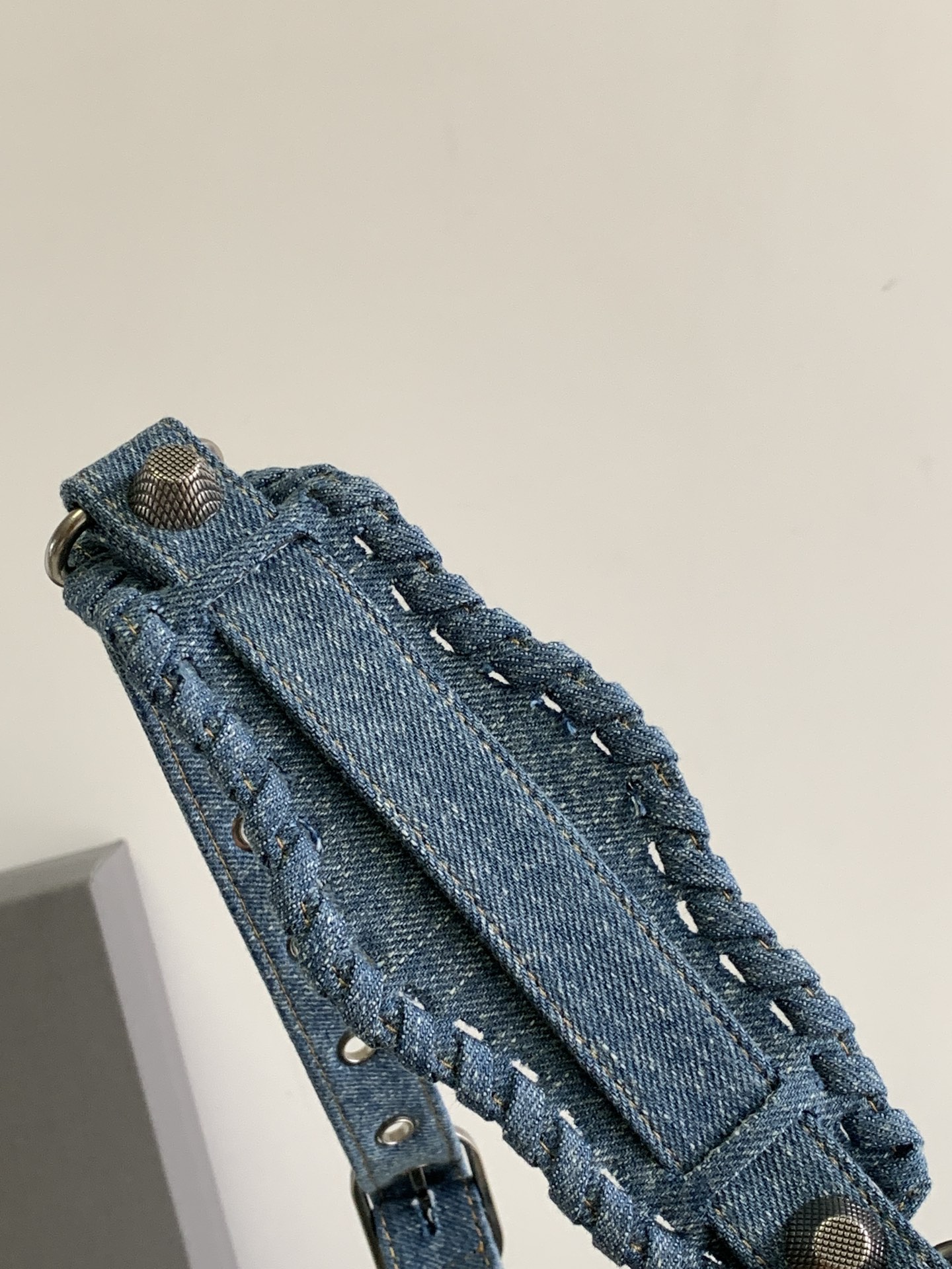 [TOP] BALENCIAGA Classic XS Neo City Bag 26 x 17 x 10 cm - Denim