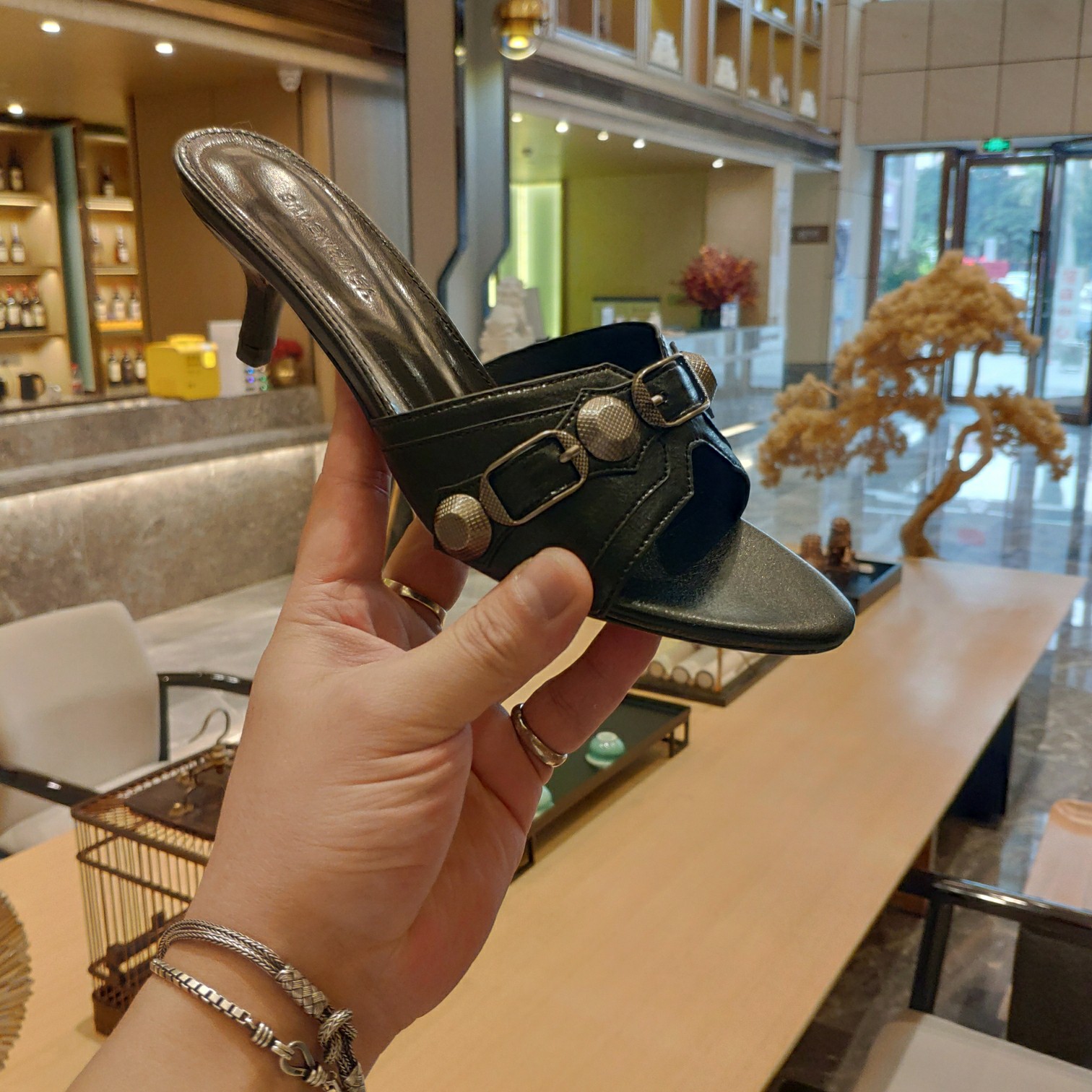 [TOP] BALENCIAGA Le Cagole Slides - Black - 2 Heel Heights