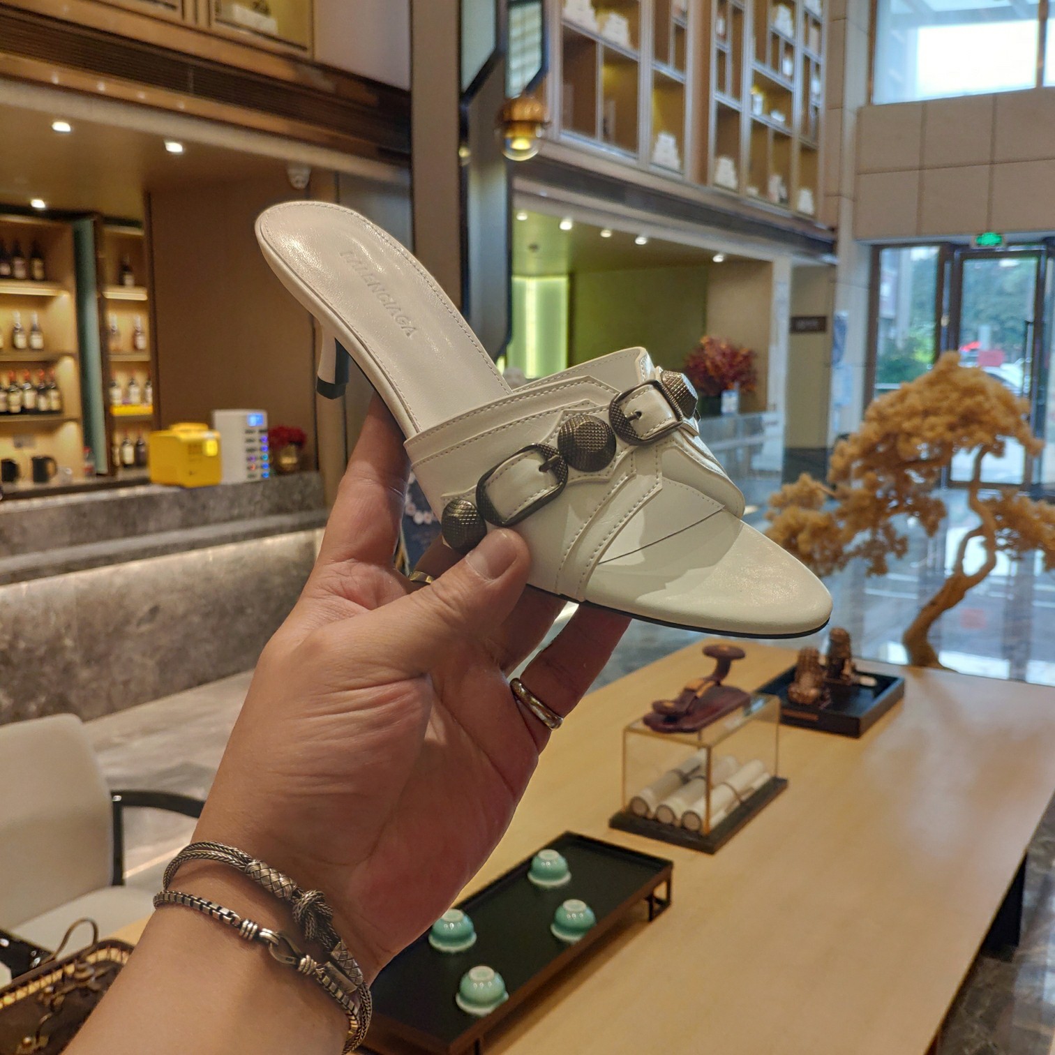 [TOP] BALENCIAGA Le Cagole Slides - White - 2 Heel Heights