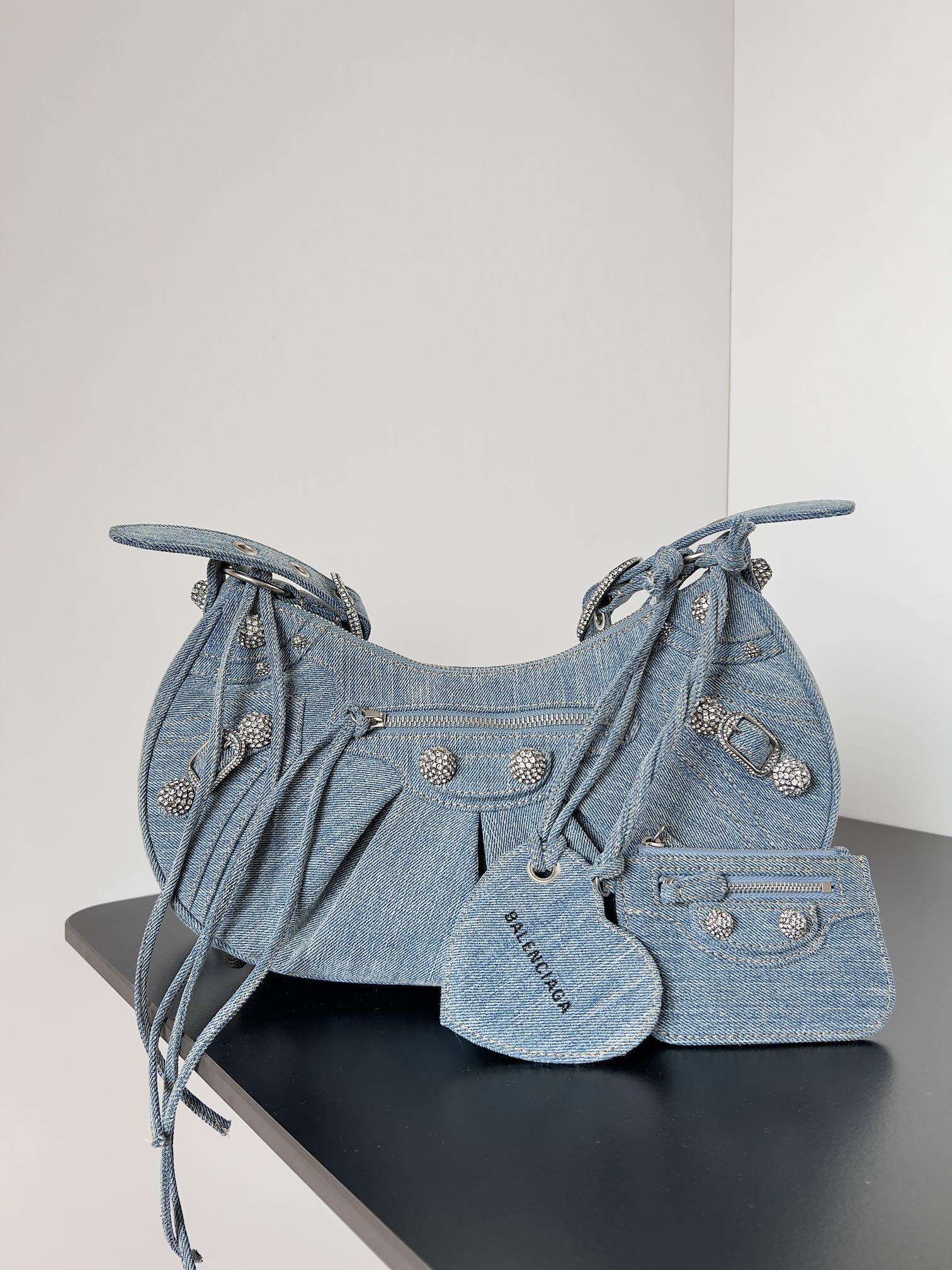 [TOP] BALENCIAGA Le Cagole Bag Small 33 x 16 x 8 cm - Denim