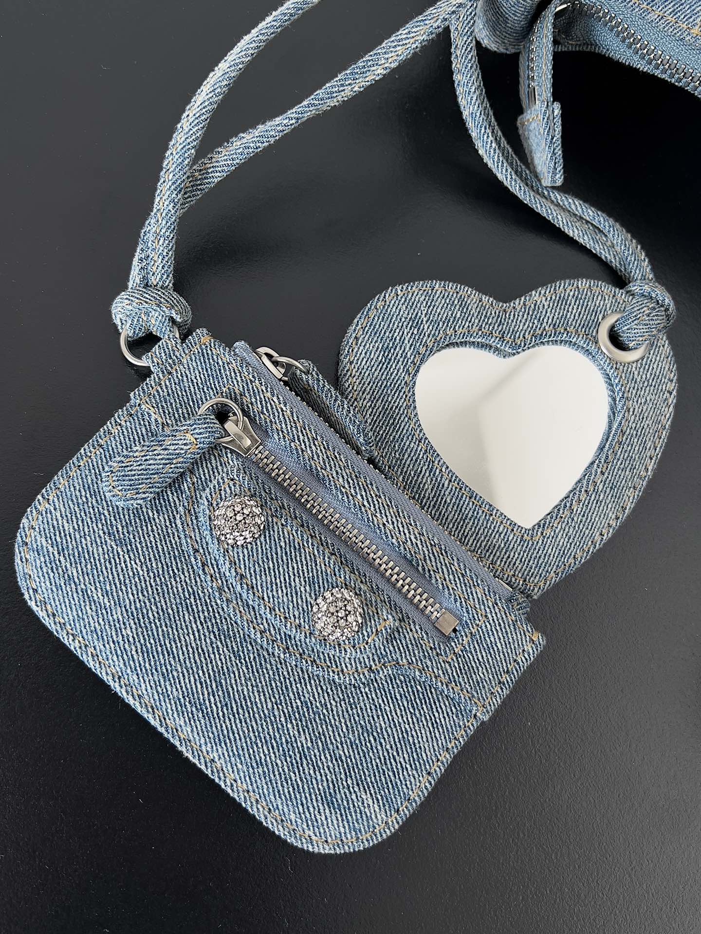 [TOP] BALENCIAGA Le Cagole Bag Small 33 x 16 x 8 cm - Denim