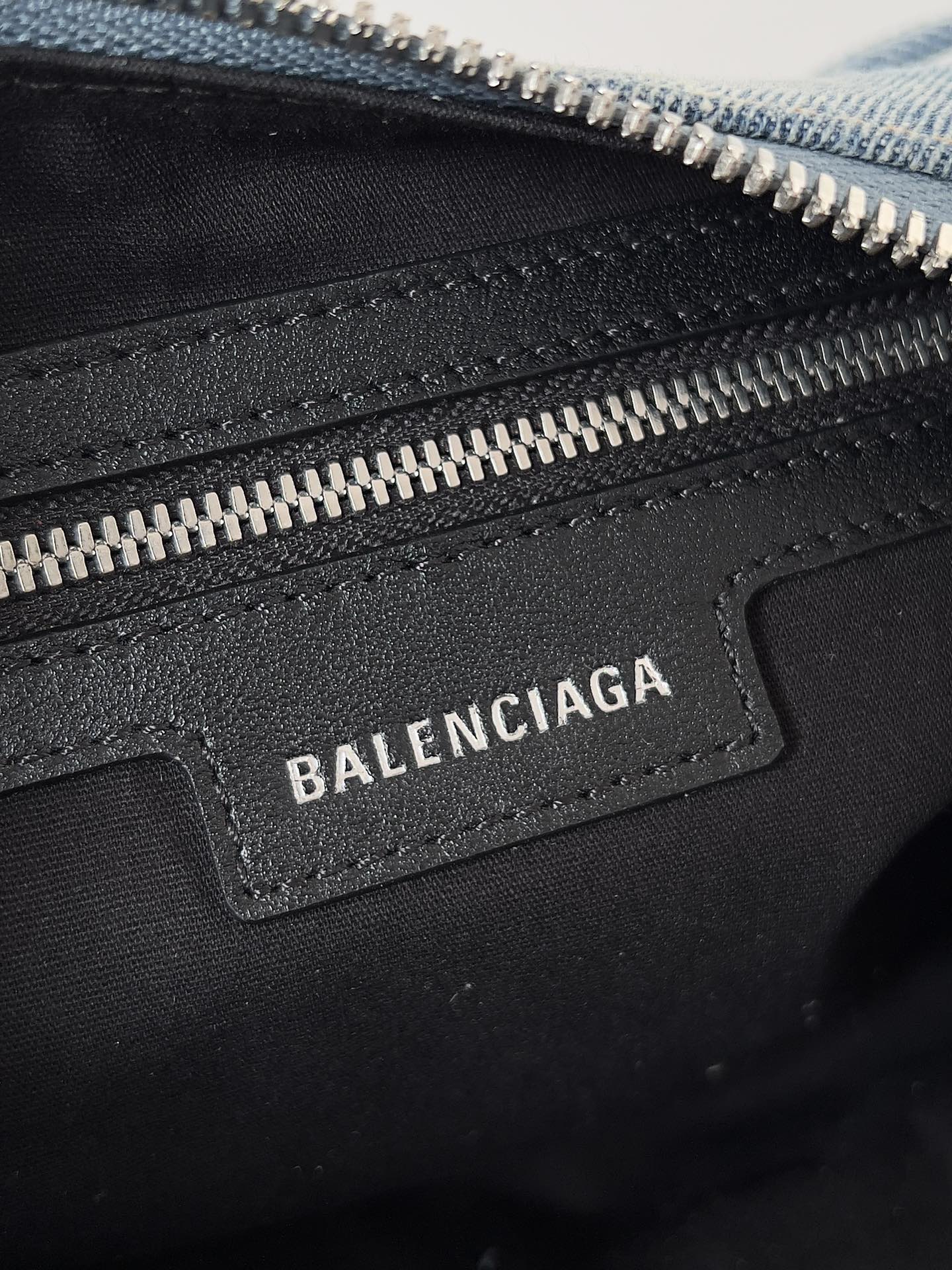 [TOP] BALENCIAGA Le Cagole Bag Small 33 x 16 x 8 cm - Denim