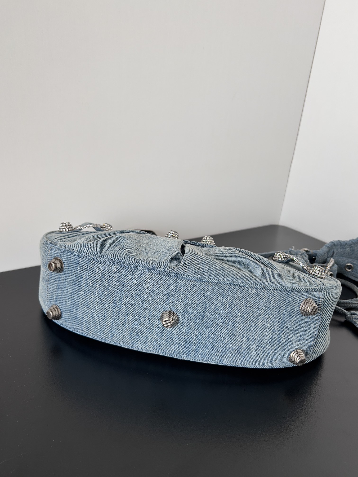 [TOP] BALENCIAGA Le Cagole Bag Small 33 x 16 x 8 cm - Denim