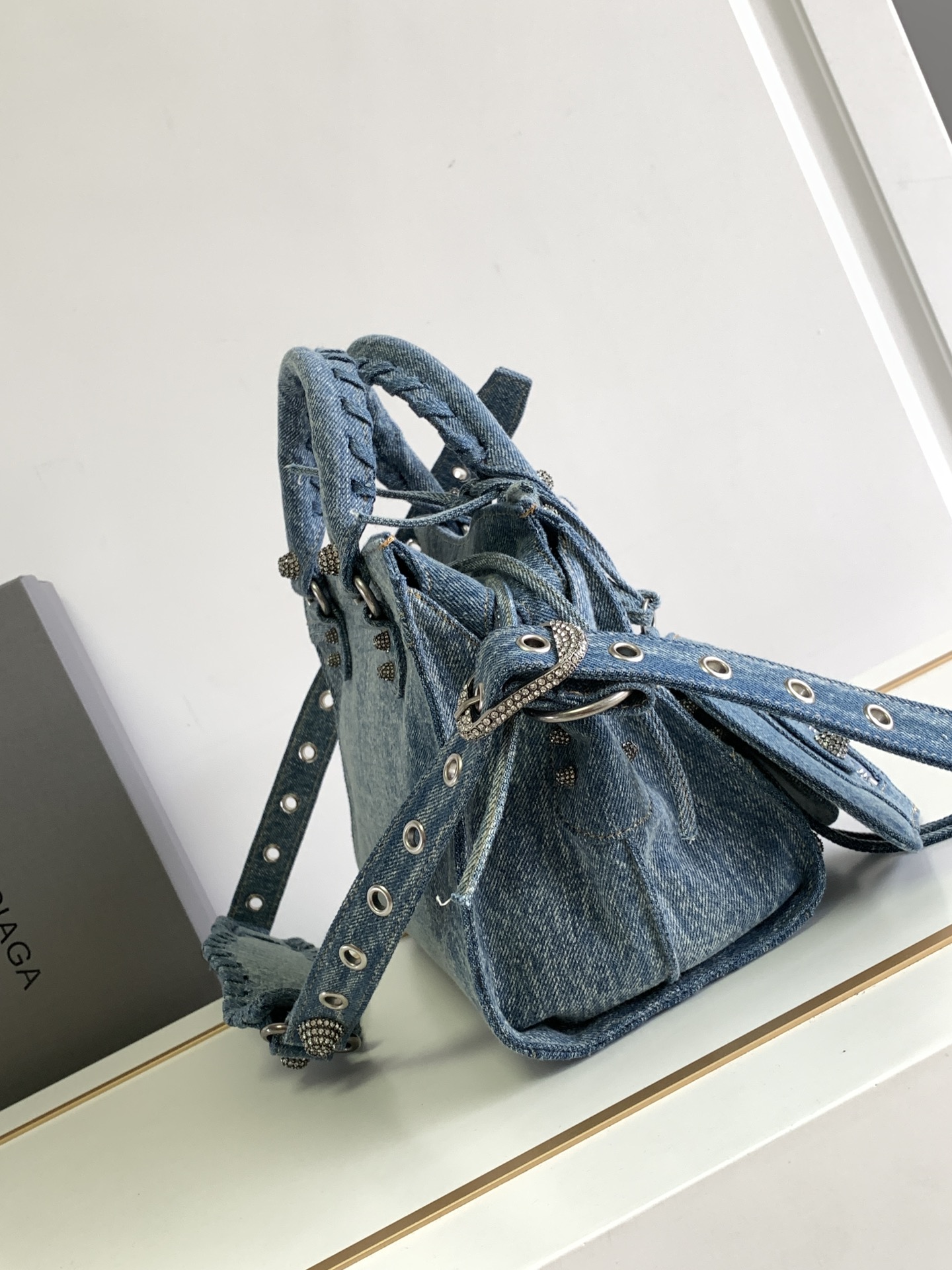 [TOP] BALENCIAGA Classic XS Neo City Bag 26 X 17 X 10 cm - Denim with diamond