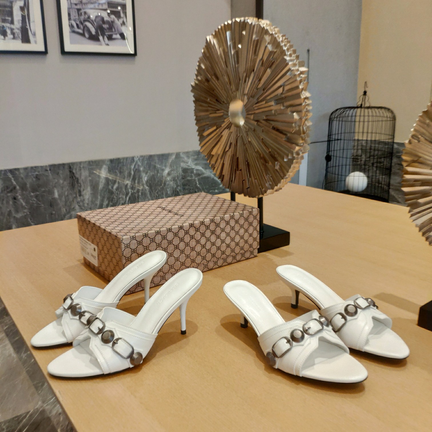 [TOP] BALENCIAGA Le Cagole Slides - White - 2 Heel Heights