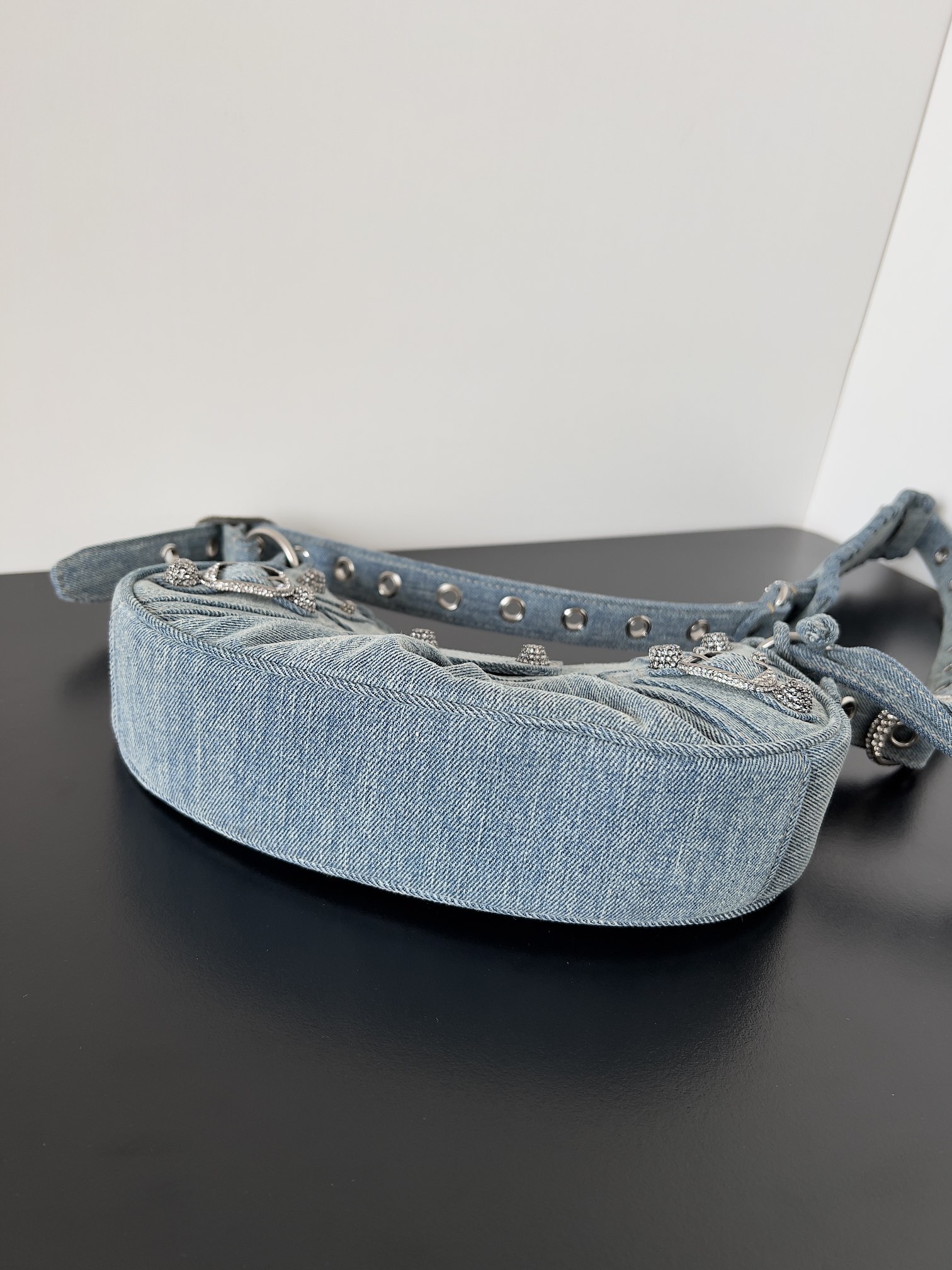 [TOP] BALENCIAGA Le Cagole Bag XS 26 x 16 x 7 cm - Denim