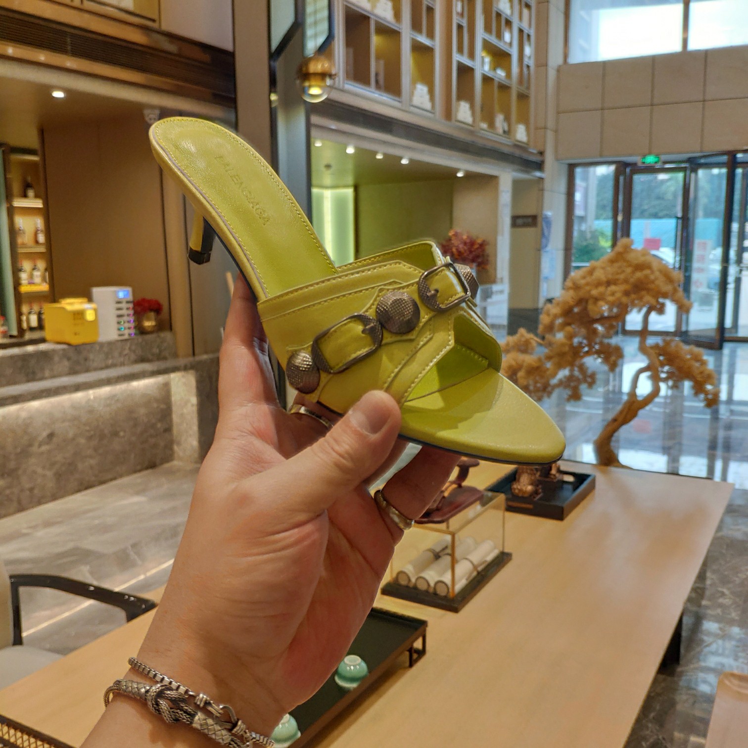 [TOP] BALENCIAGA Le Cagole Slides - Yellow - 2 Heel Heights