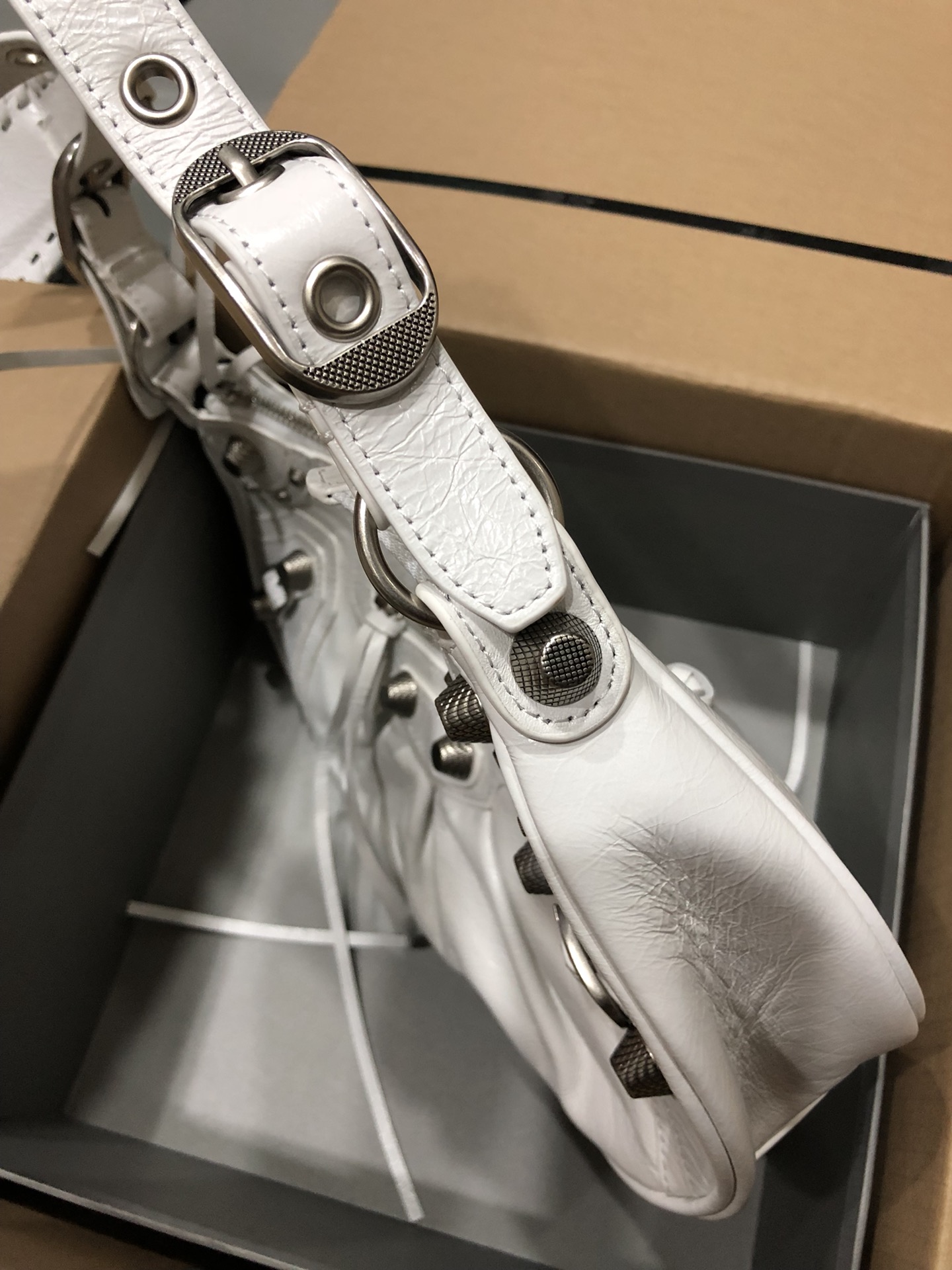 [TOP] BALENCIAGA Le Cagole Bag 33cm - White