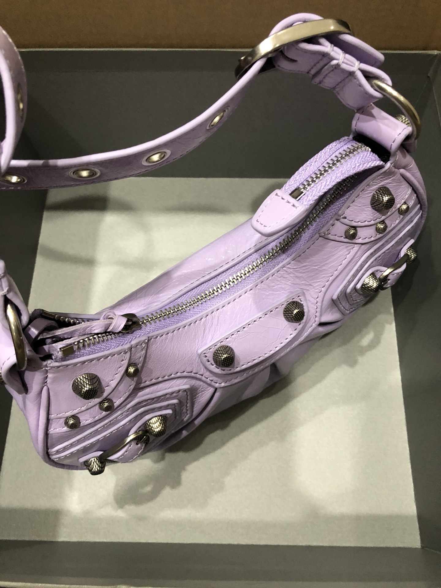 [TOP] BALENCIAGA Le Cagole Bag 26cm - Lavender Purple