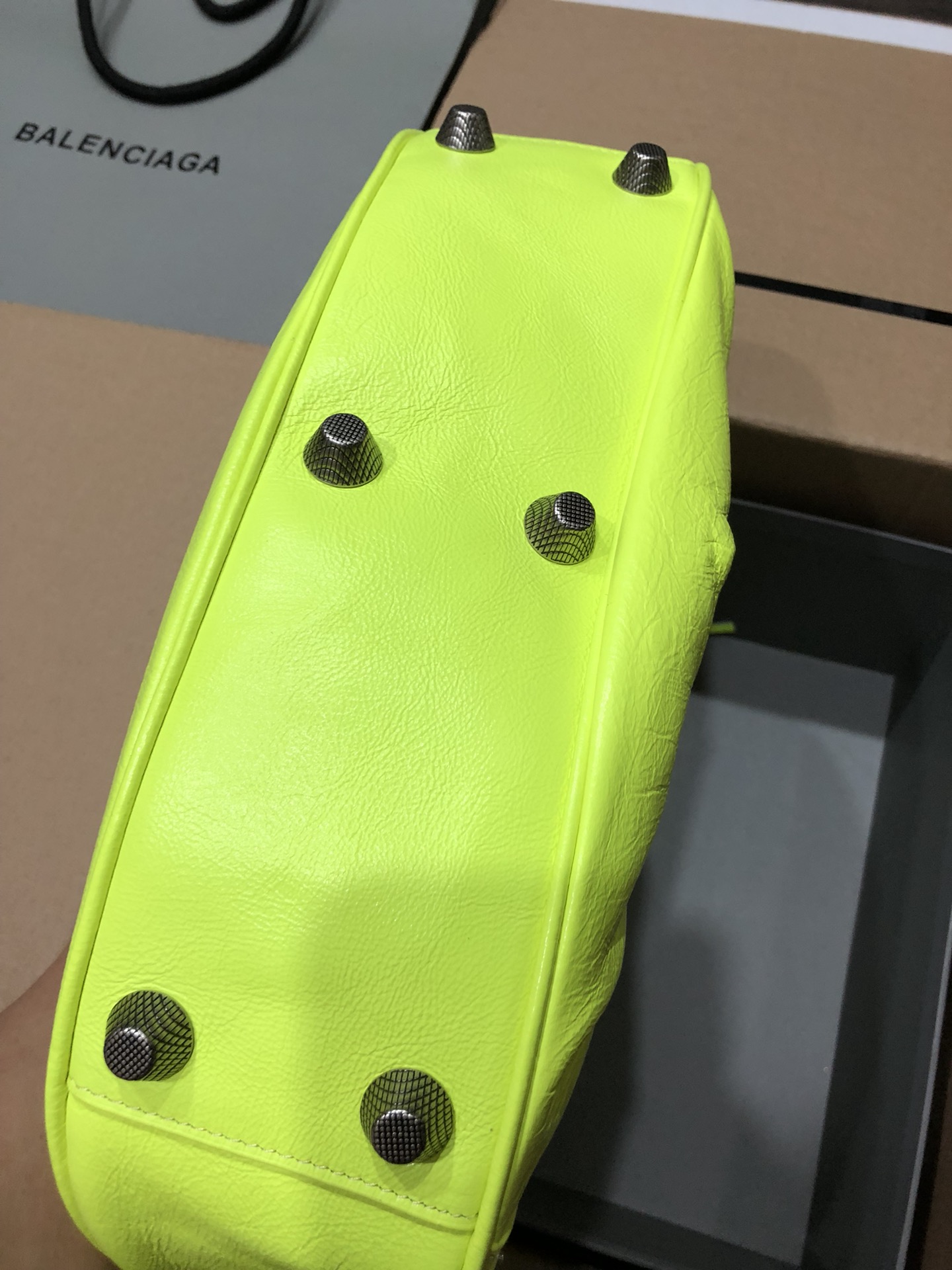 [TOP] BALENCIAGA Le Cagole Bag 33cm - Fluorescent Yellow